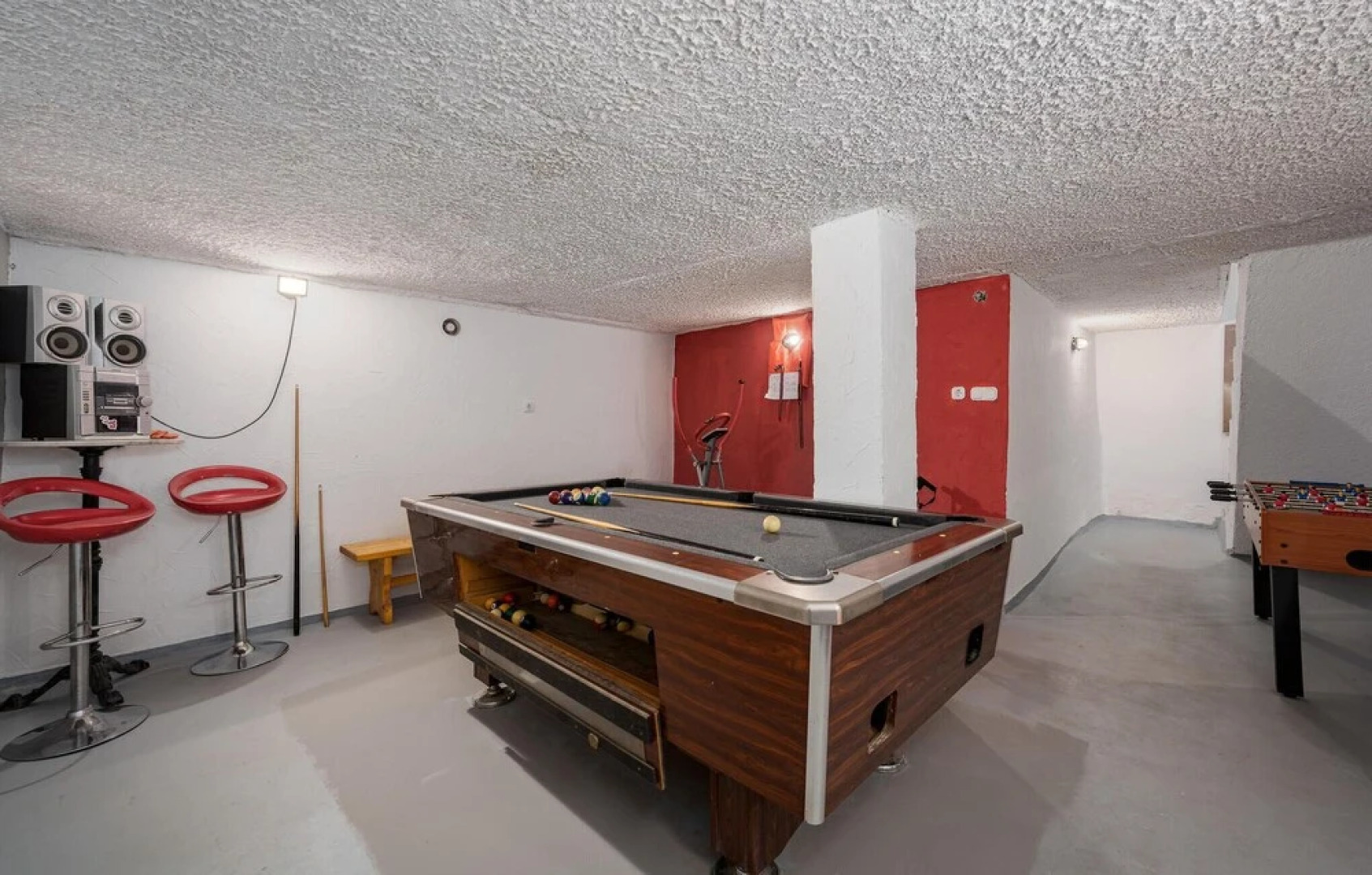 Stunning Home in Perci With Wifi and 5 Bedrooms