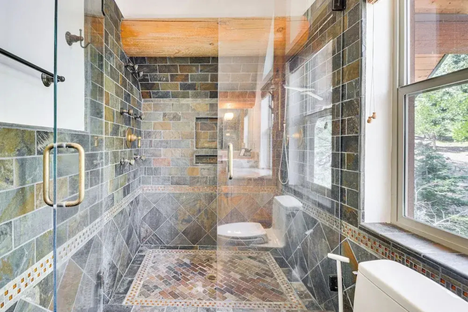 2 Cabins: Group & Family Getaway in Arnold!