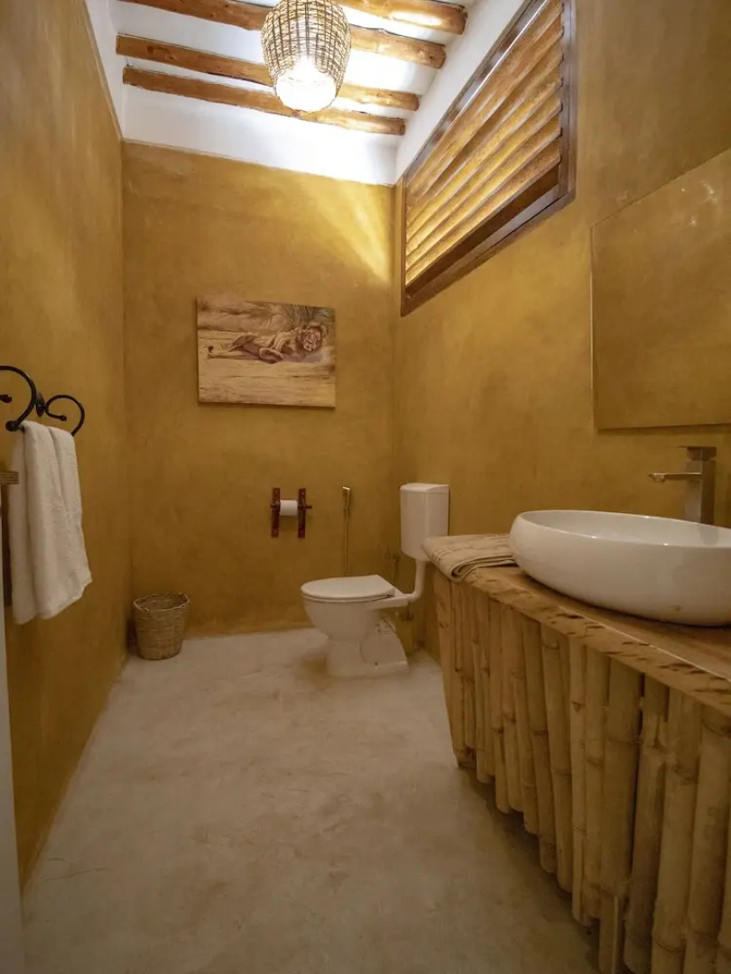 Tropical Boutique Hotel & Resto