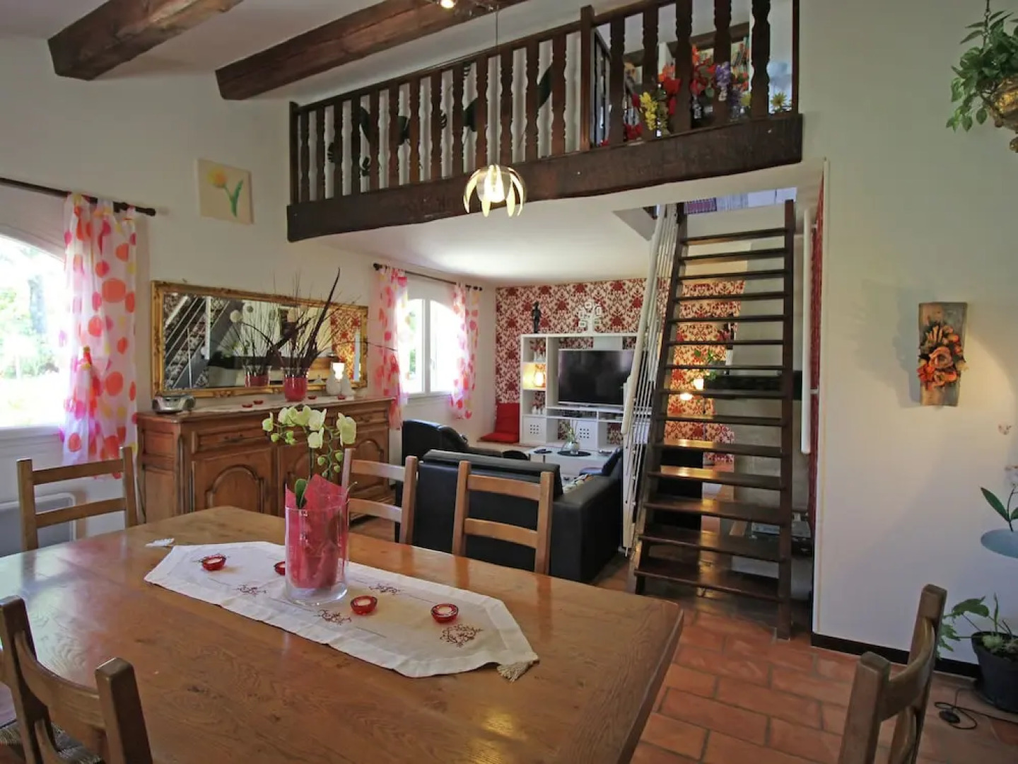 Large Villa With Private Swimming Pool and Beautiful Garden, Beaches at 15 km