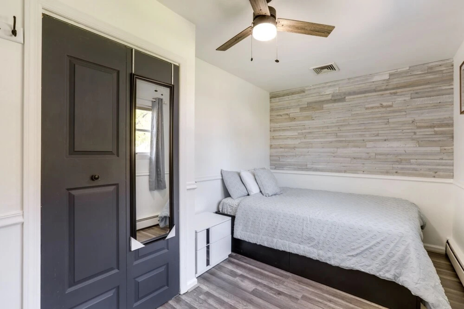 Edison Vacation Home: 1 Mi to Train Station to NYC