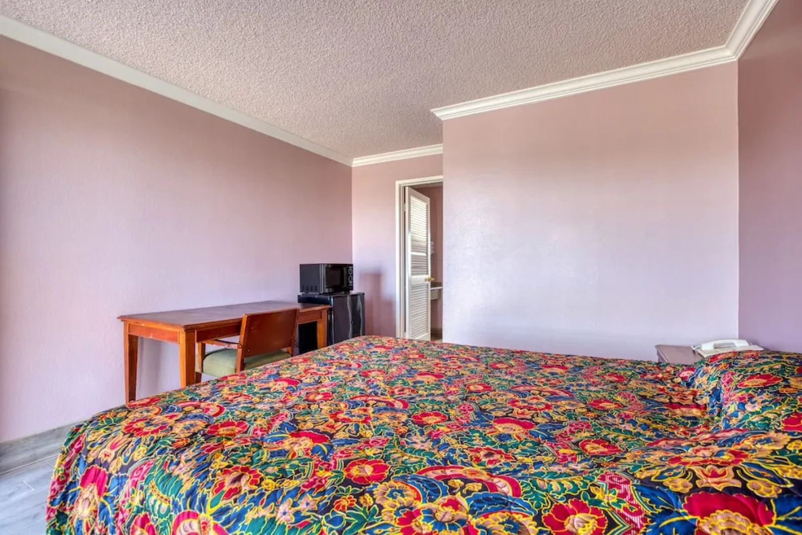 Passport Inn & Suites Corona Hotel