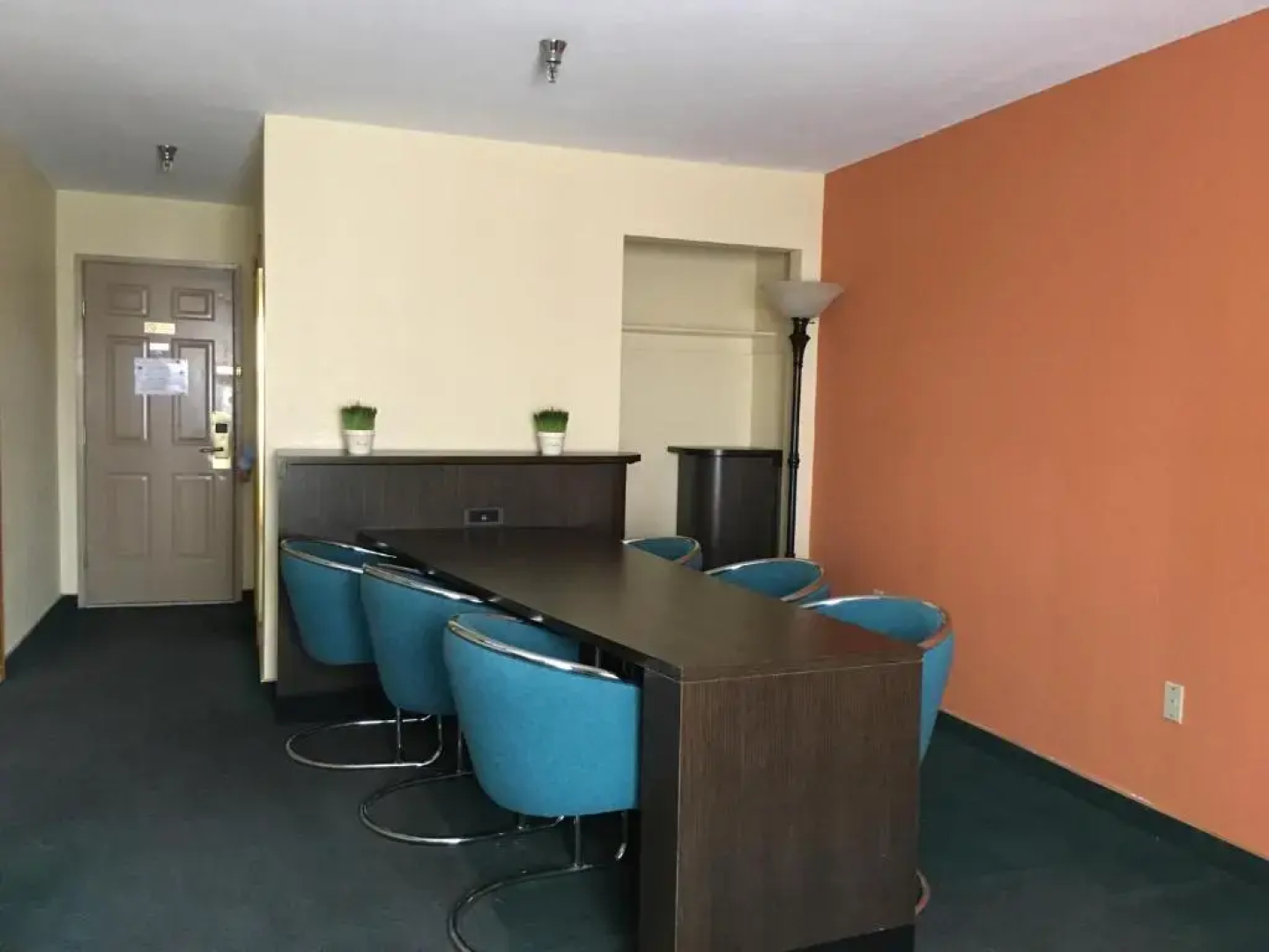 Days Inn & Suites Red Rock-Gallup