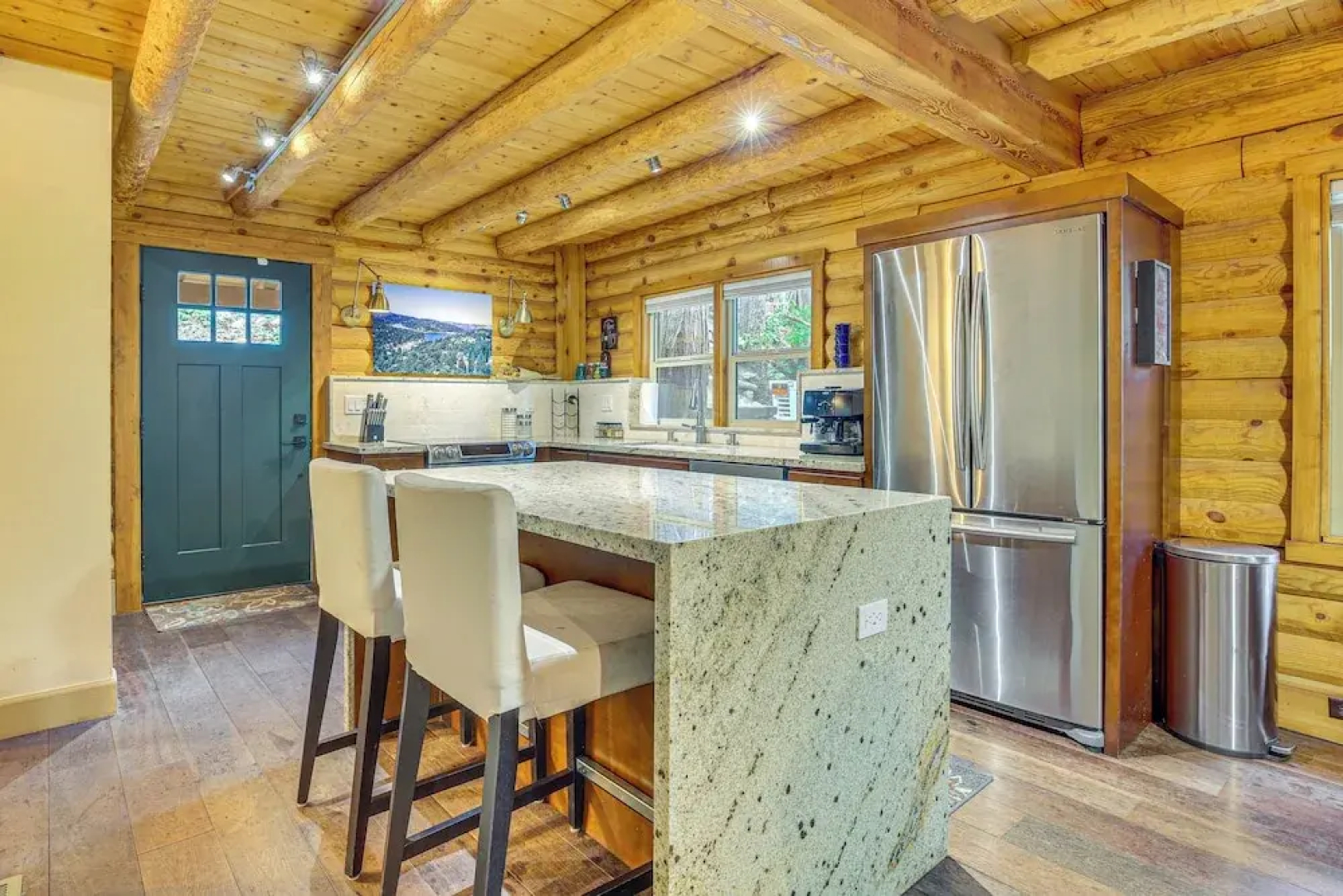 Cabin ~ 1 Mi to Lake Gregory & Hiking!