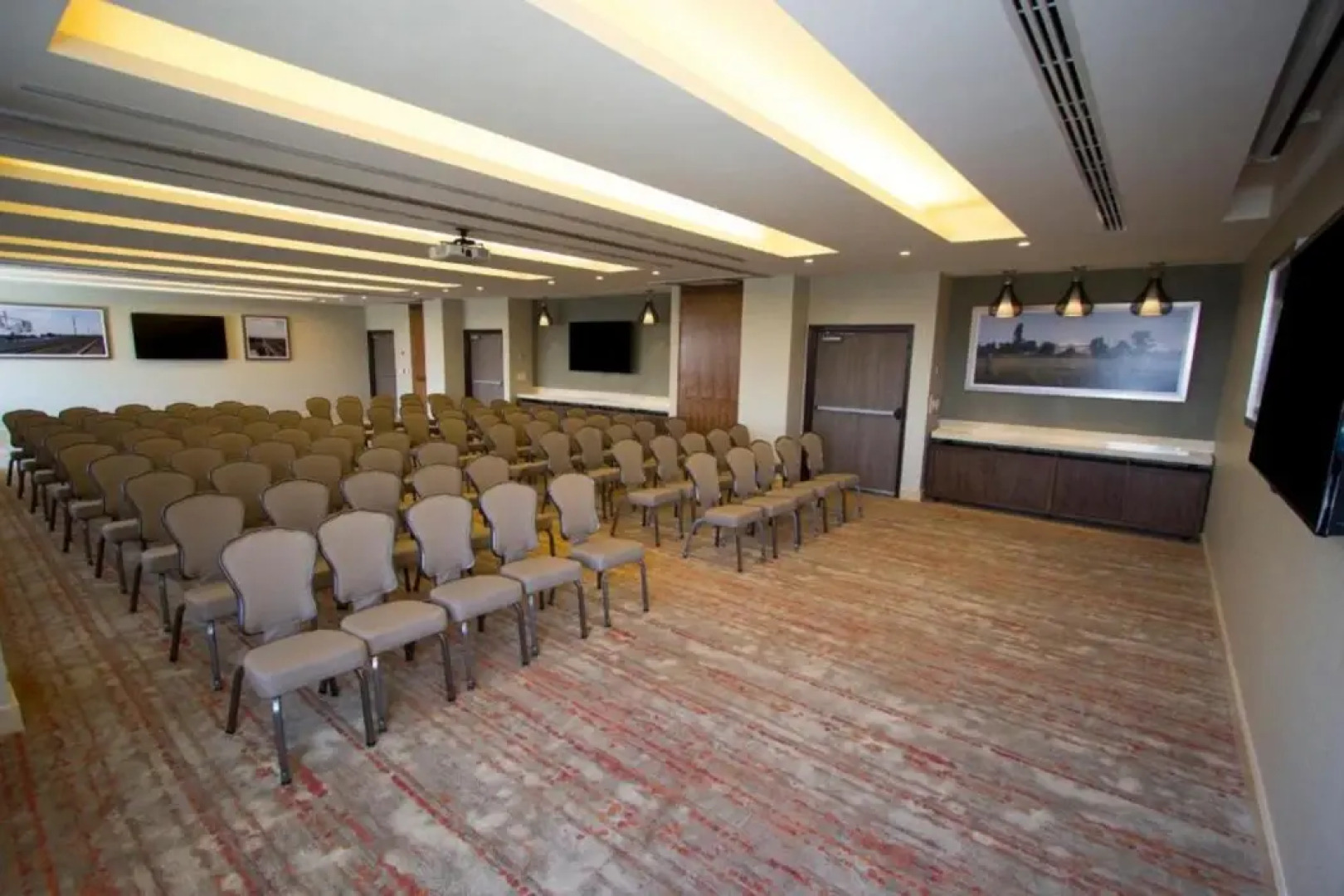 Fiesta Inn Suites Aeropuerto del Bajío