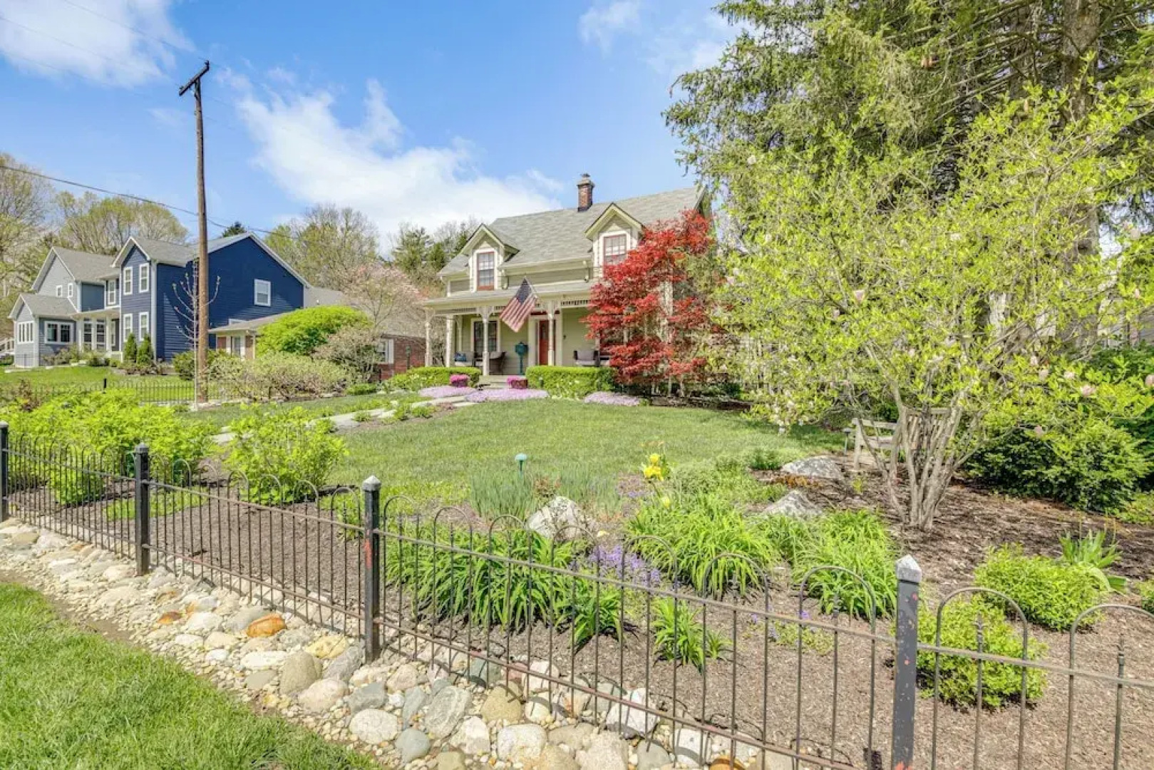 Walk to Main St & Parks: Zionsville Village Home