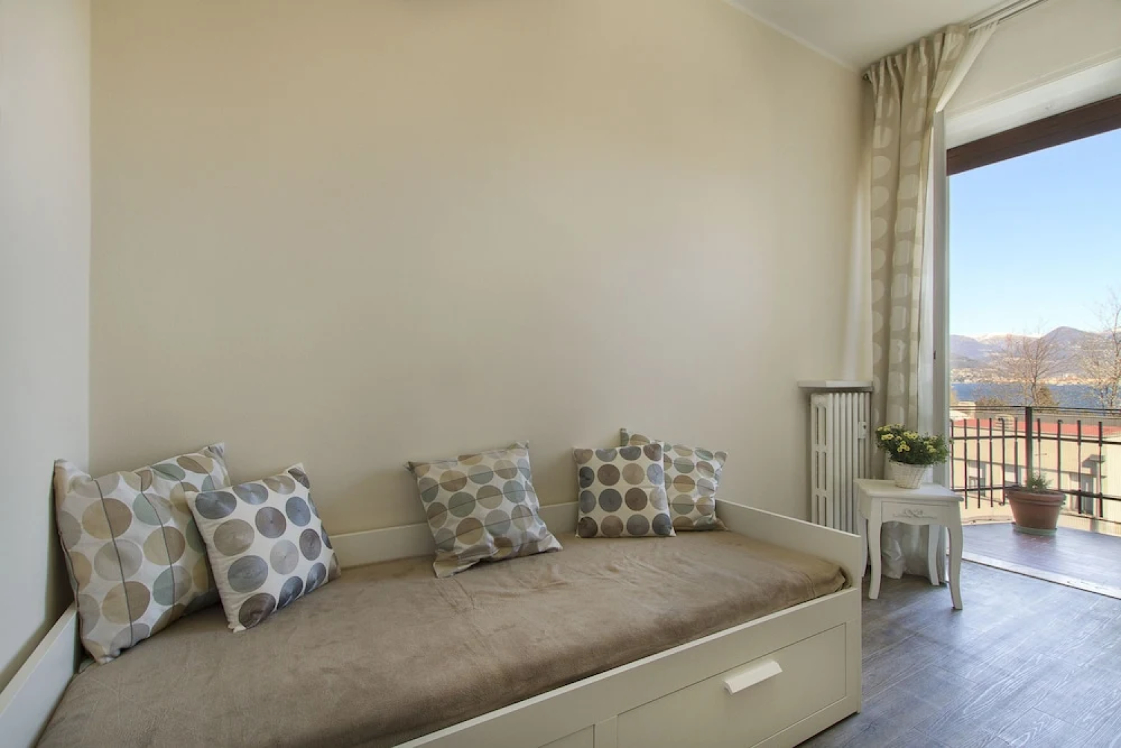 Impero House Rent - Camelia