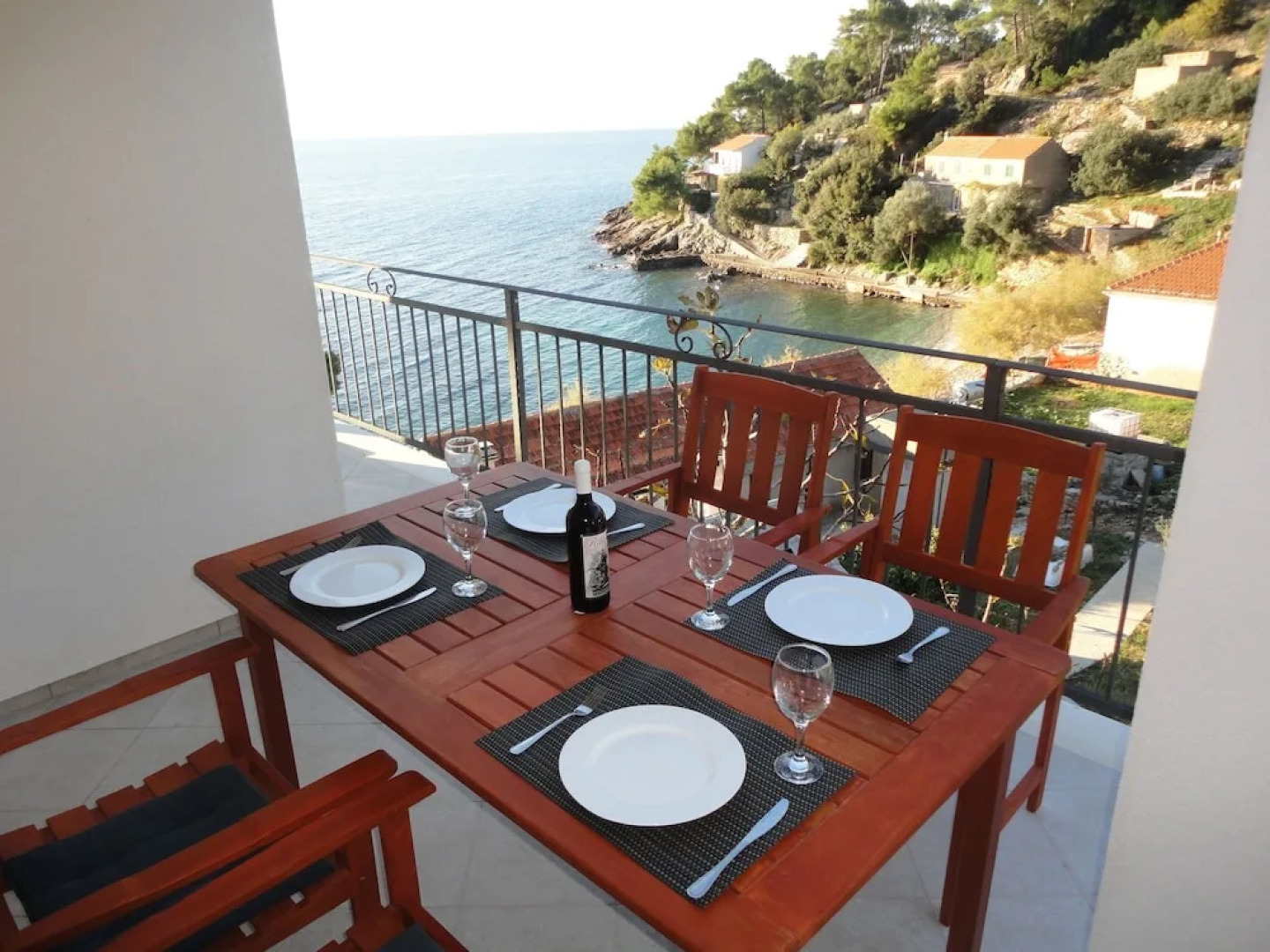 Adorable Apartment With Terrace & Beautiful Sea View Near the Sea Bay