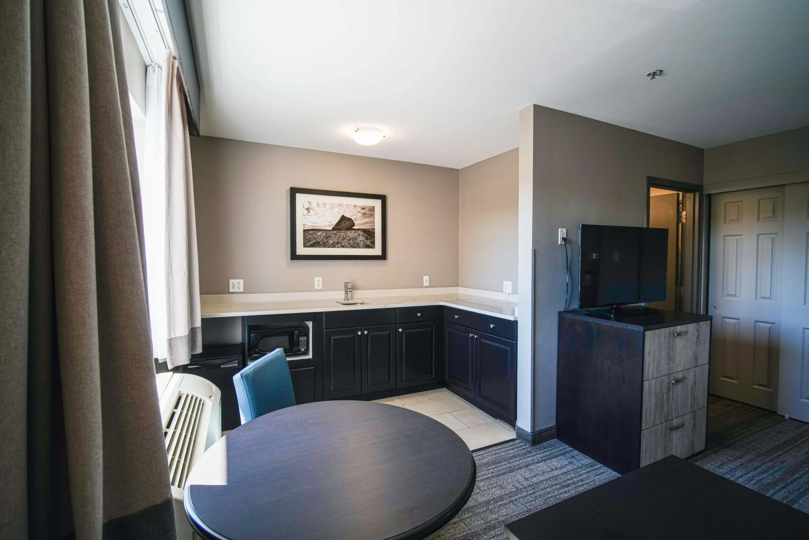 Best Western Plus Chocolate Lake Hotel