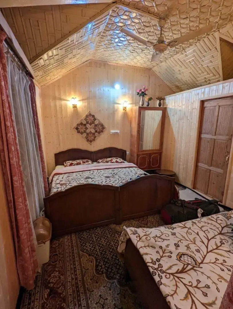 Golden Hopes Group Of Houseboats