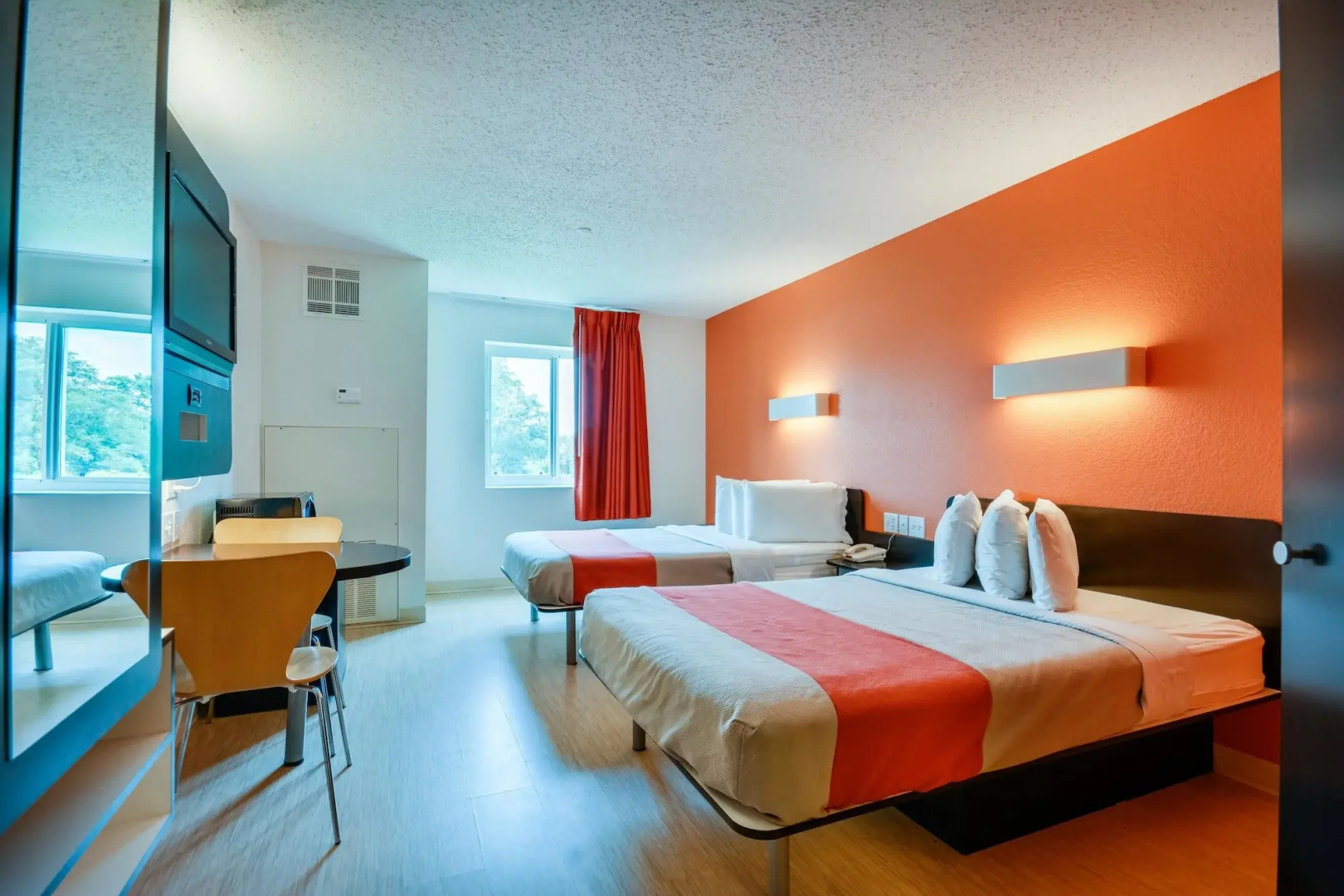 Motel 6 Biloxi, MS - Beach