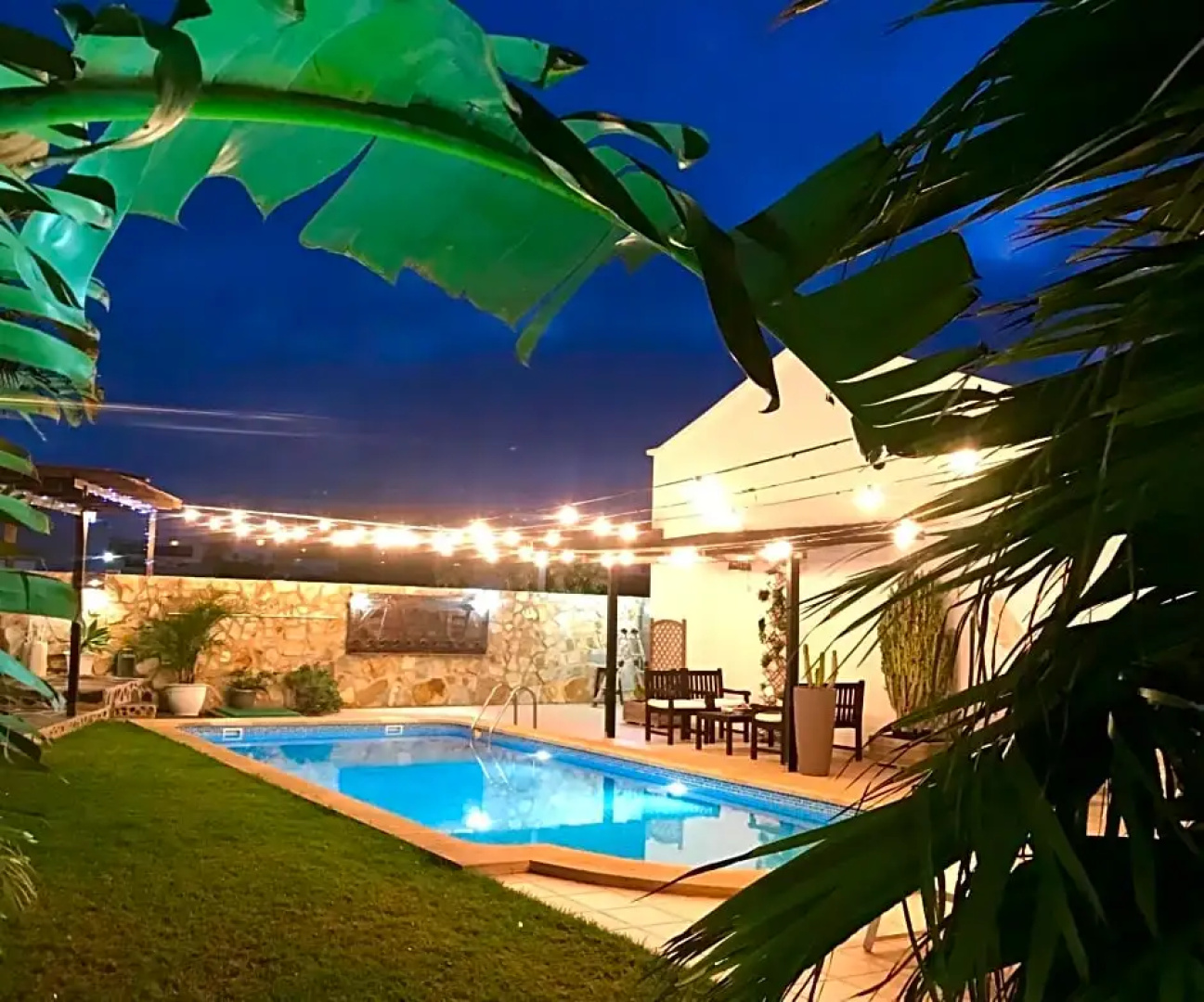 Kalufa Surf Camp Hostel