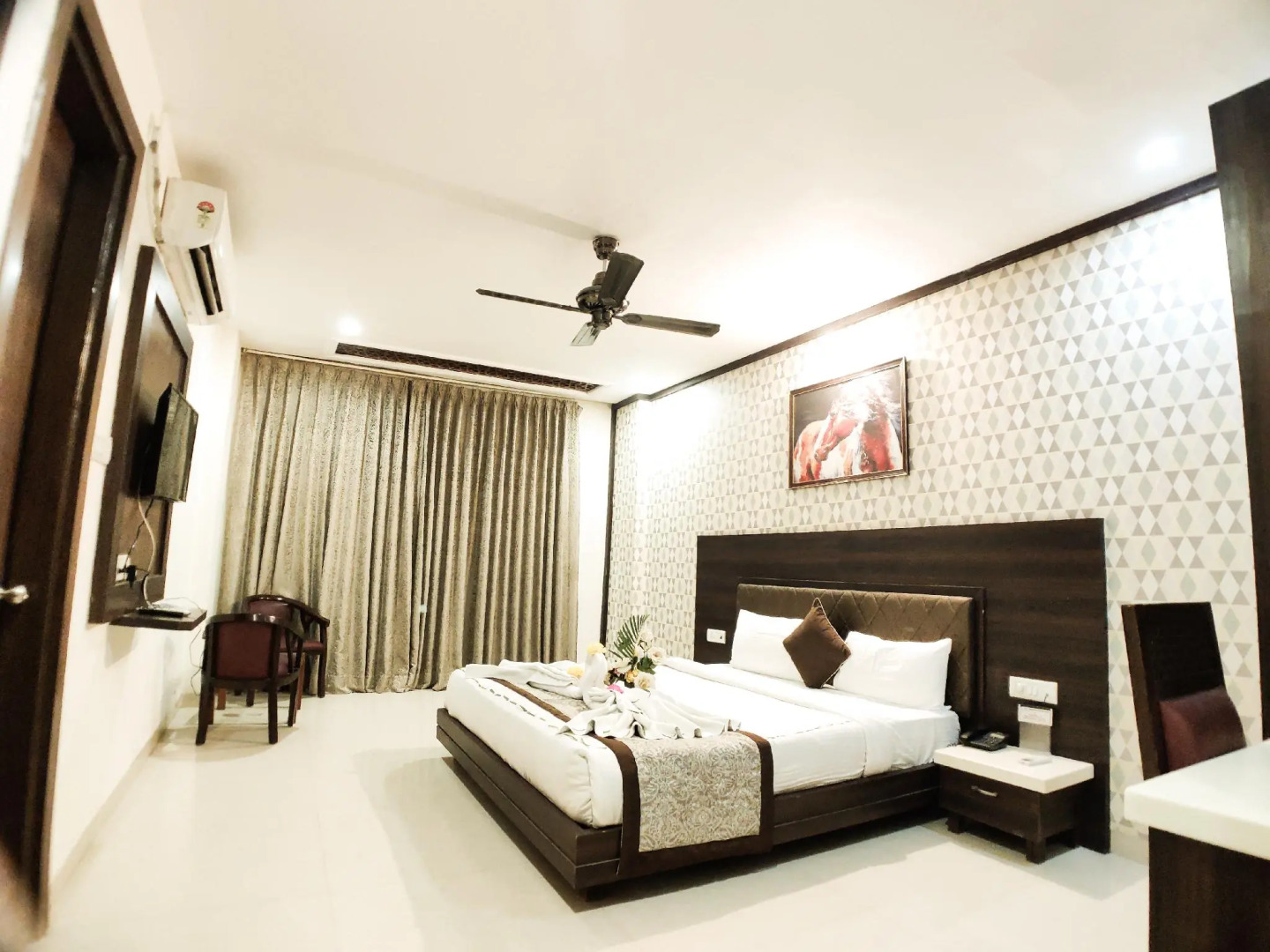 Hotel Landmark Residency