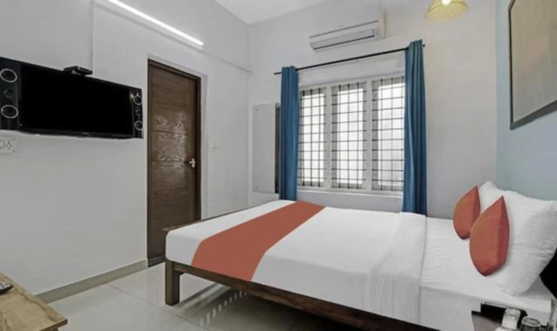 Fabexpress Majestic Abode Inn