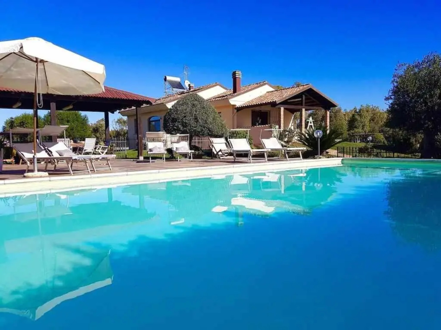 Ad Alghero Splendida Villa Mariposa con piscina per 14 persone