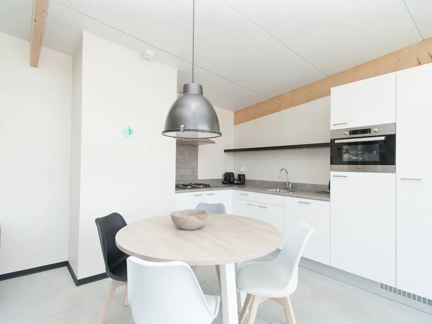 Modern Lodge With Nice Terrace, in Bloemendaal