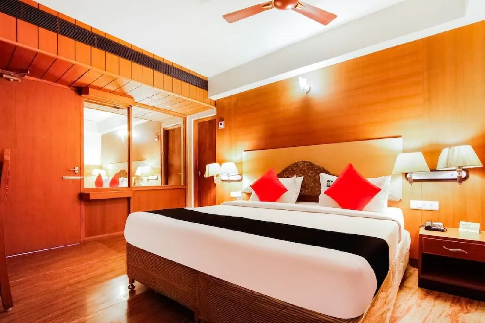 Capital O 61144 Hotel Raj