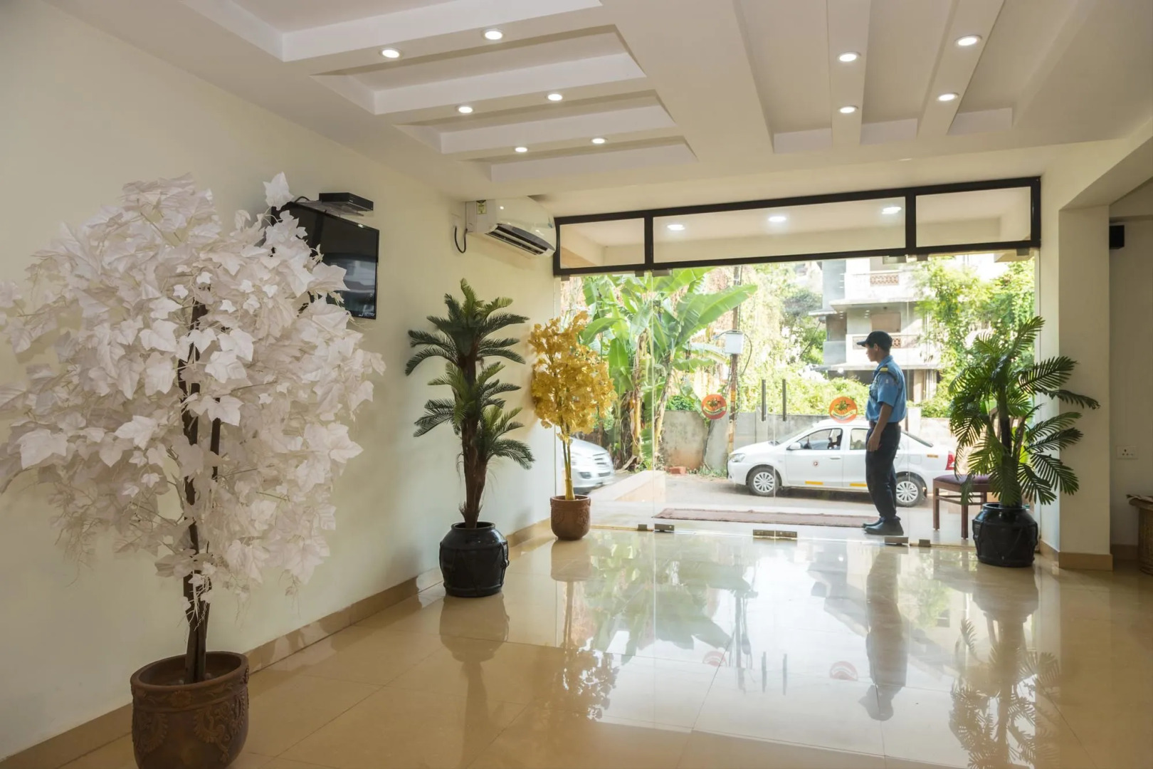 Rendezvous Beach Resort