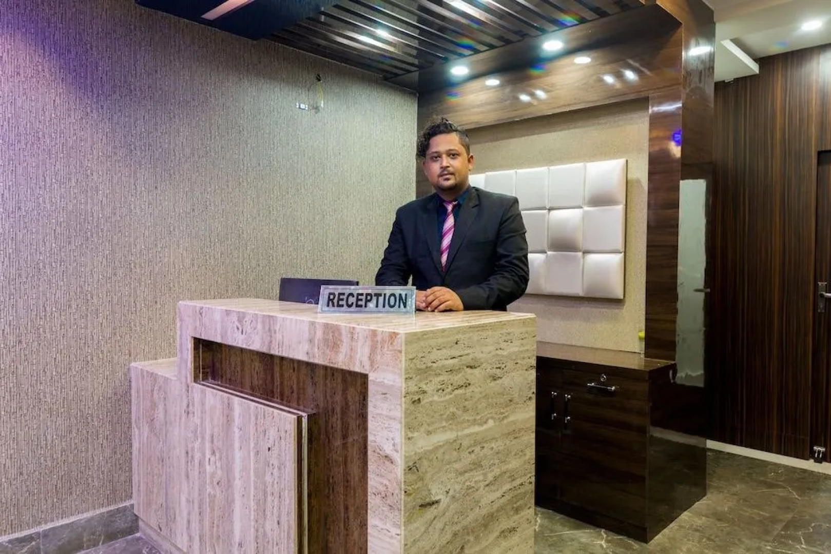 OYO 6709 Hotel L N International