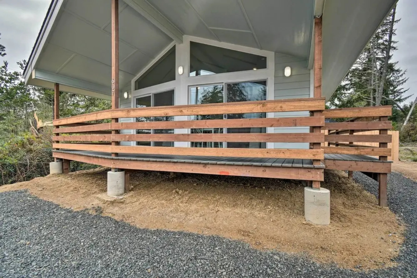 Cozy Cottage on the Coast Near Downtown Westport!