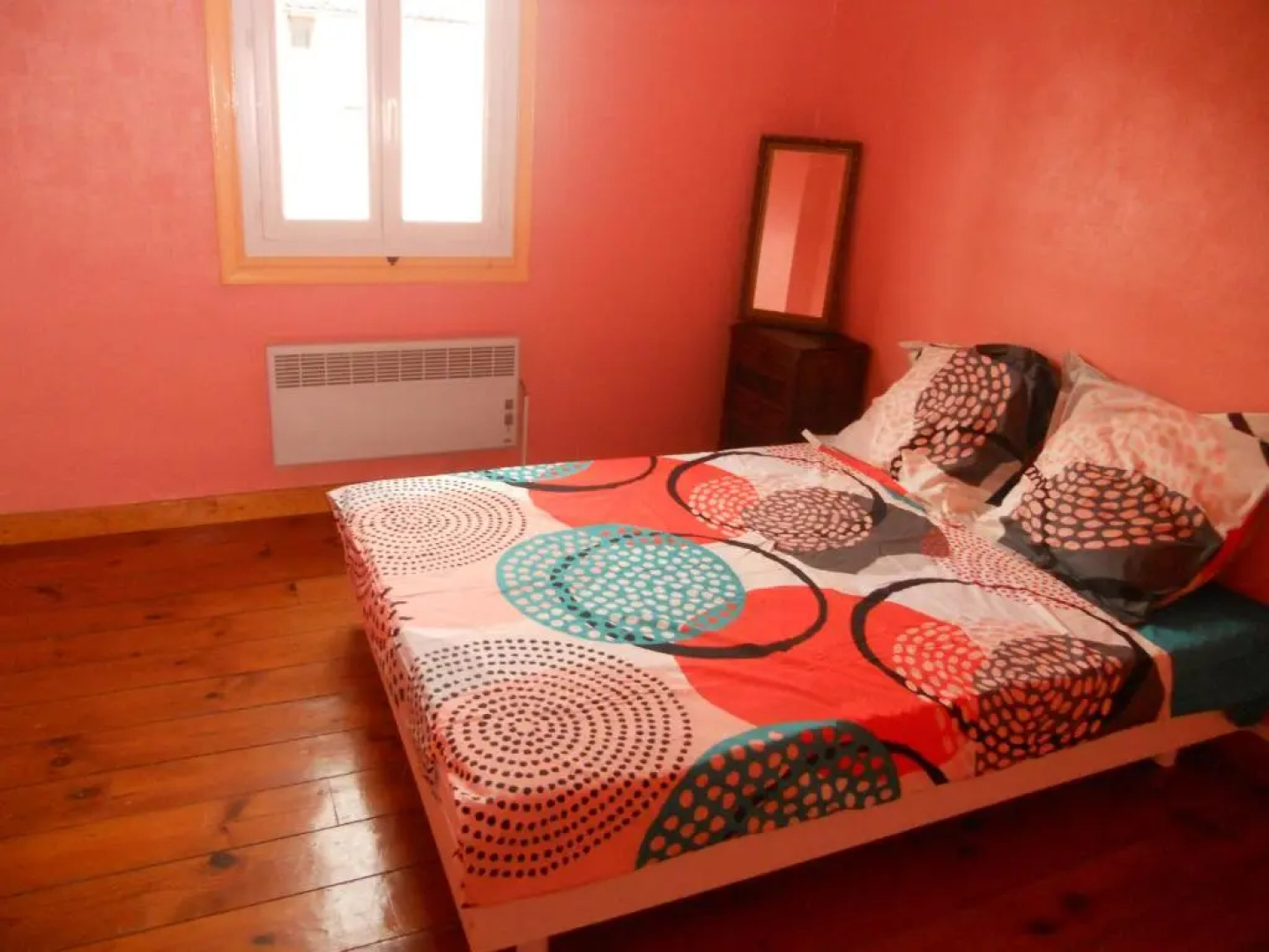 Entre l'église et la place