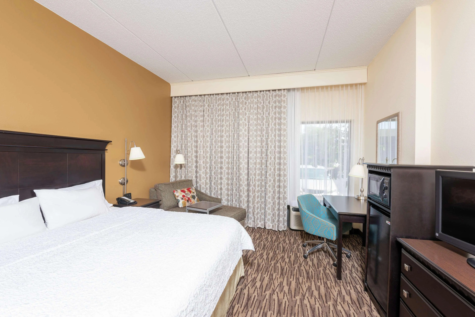 Hampton Inn & Suites Cleveland-Airport/Middleburg Heights