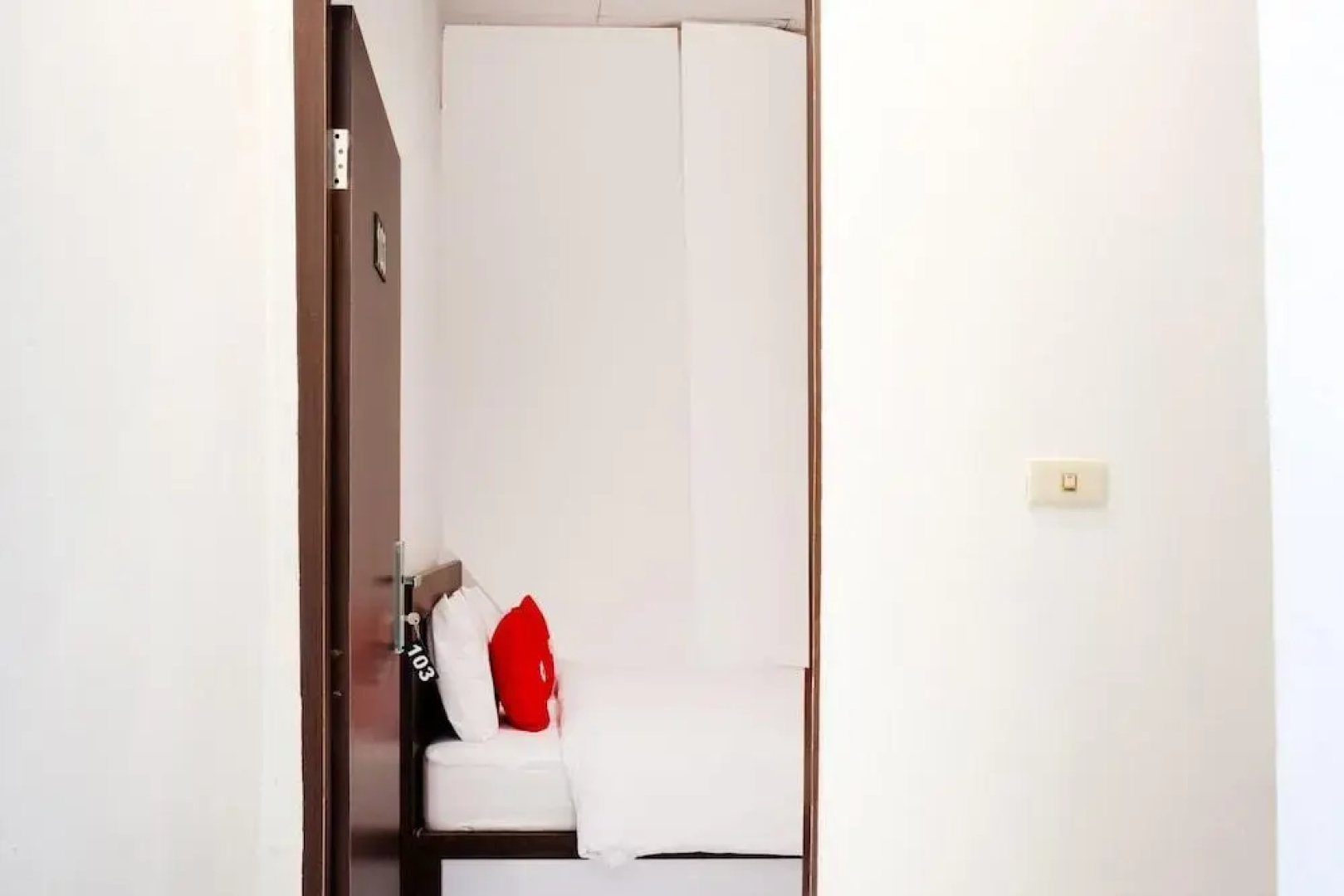 33 Avenue by OYO Rooms