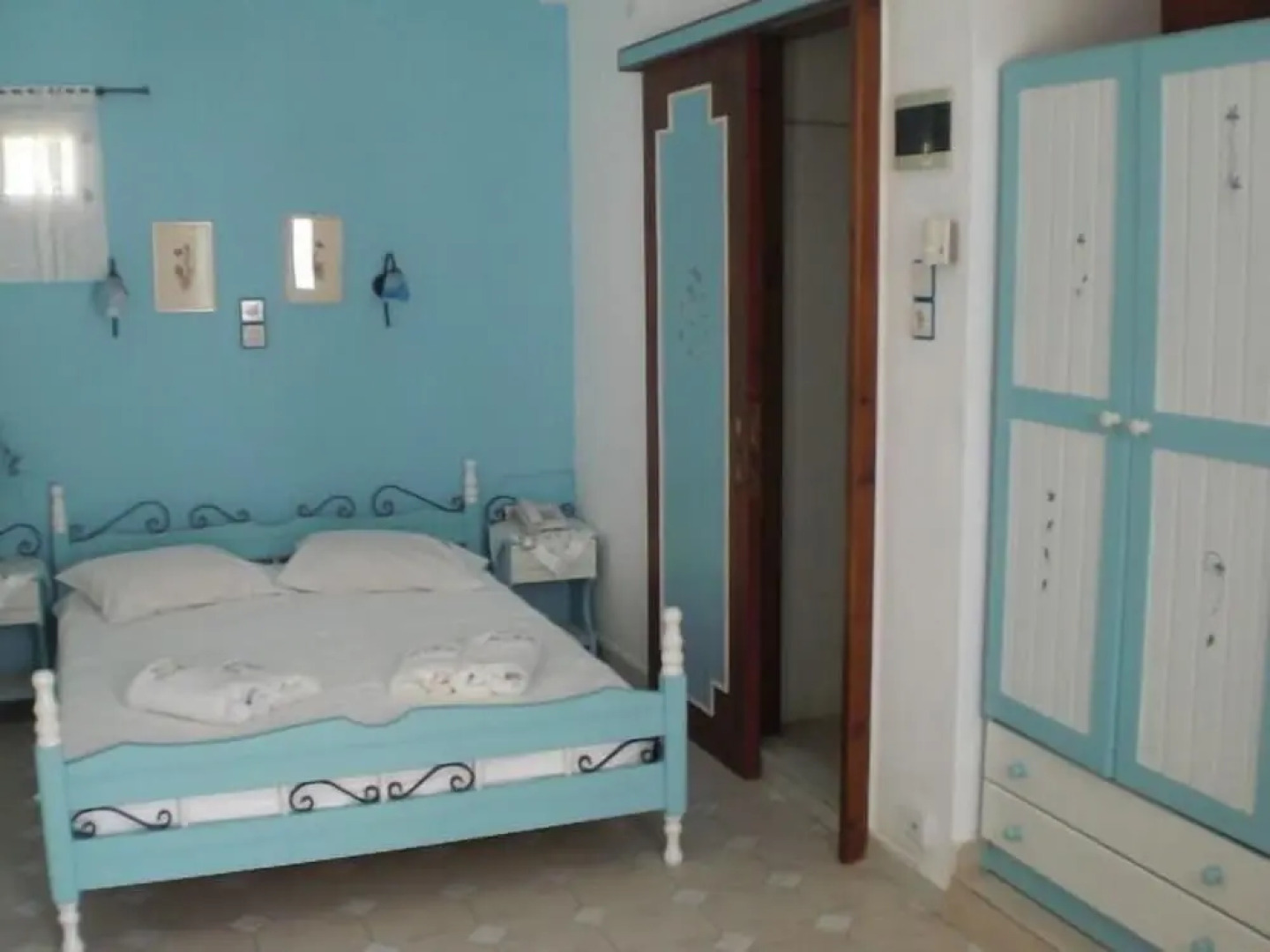 Dora's Studios and Apartments