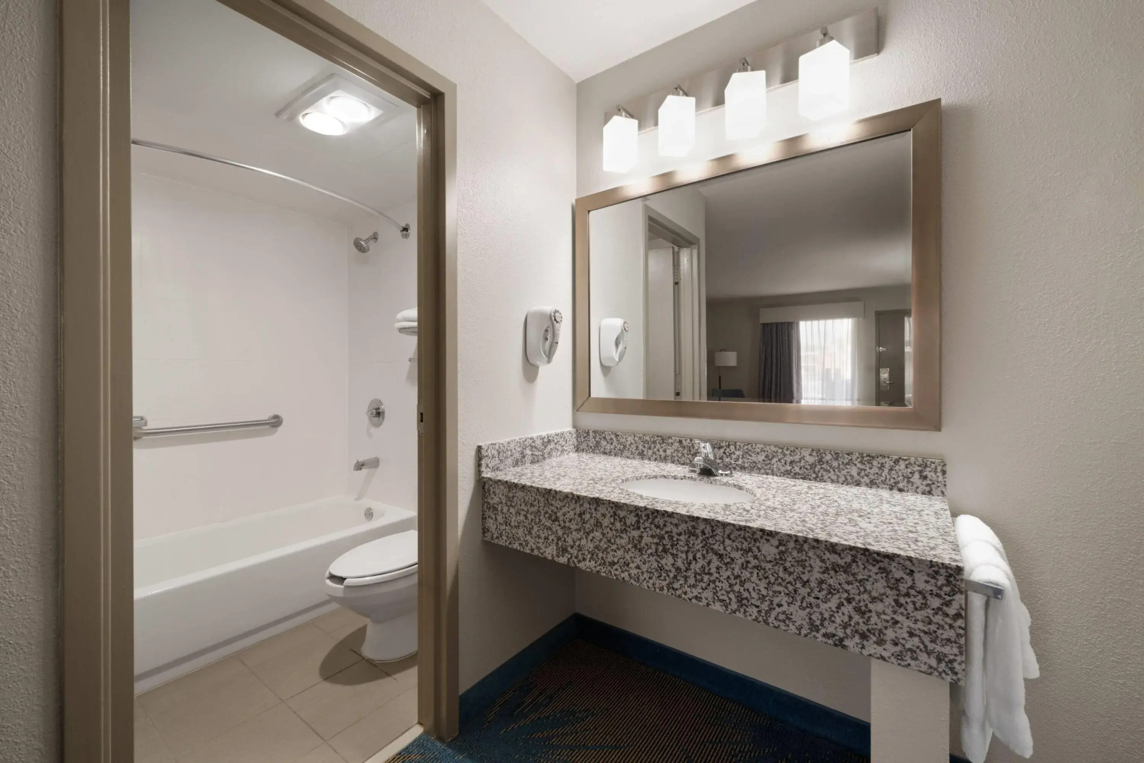 Days Inn by Wyndham Murphy