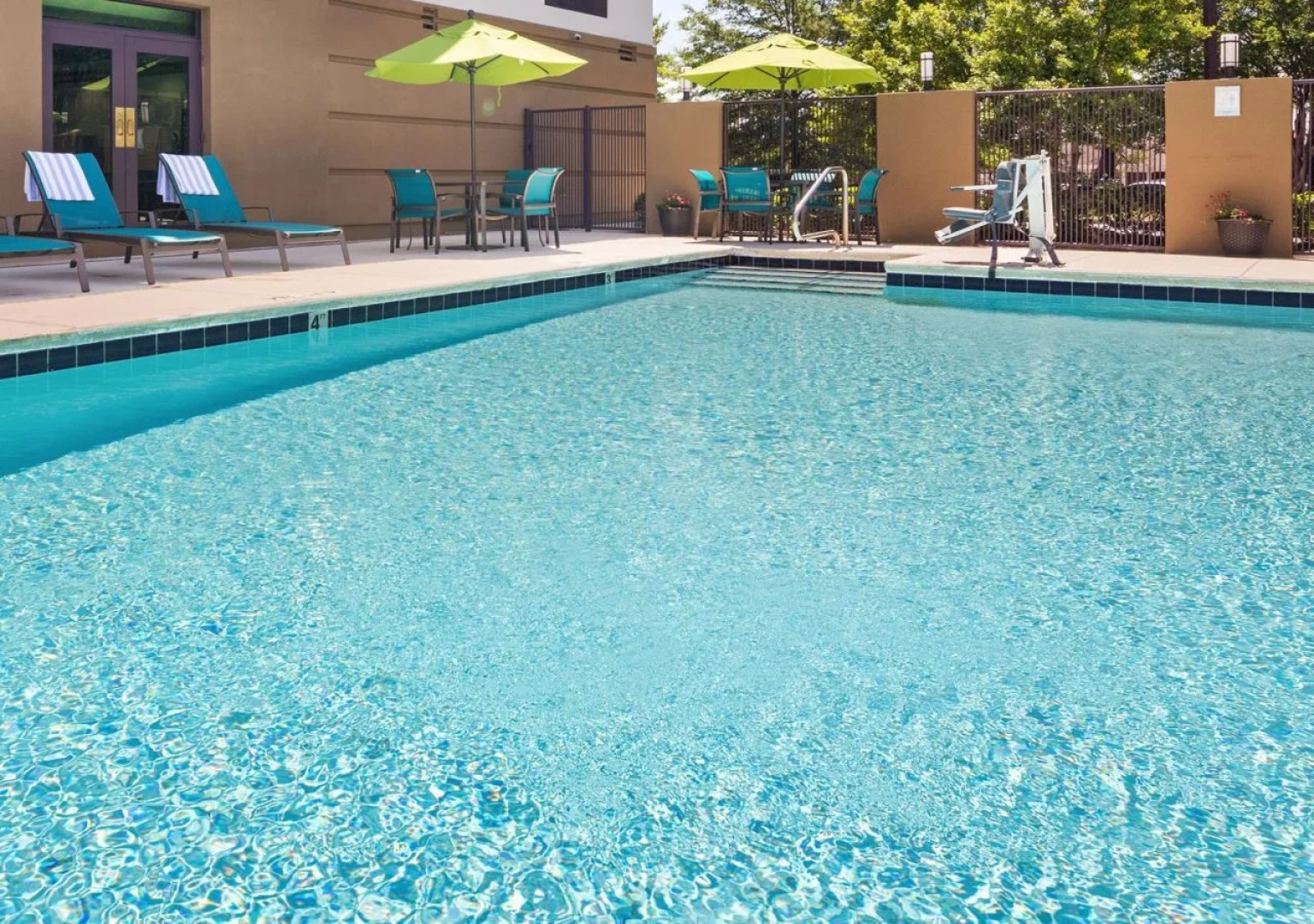 Best Western Plus Birmingham Inn & Suites