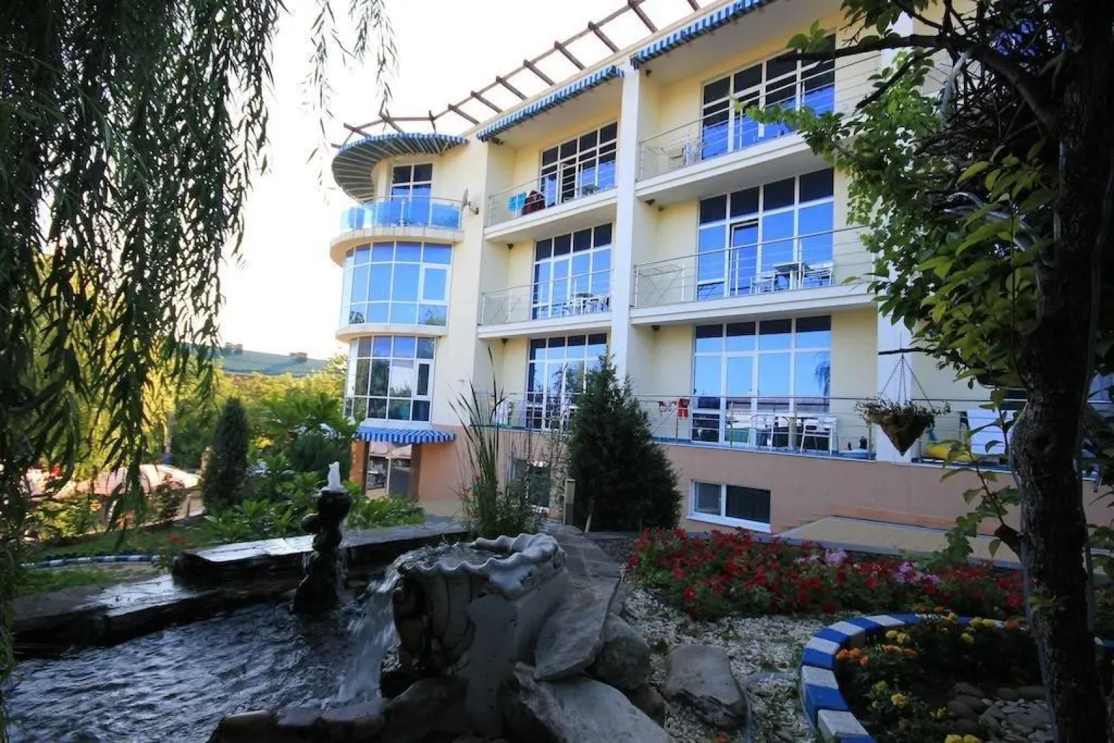 Ласточкино Гнездо