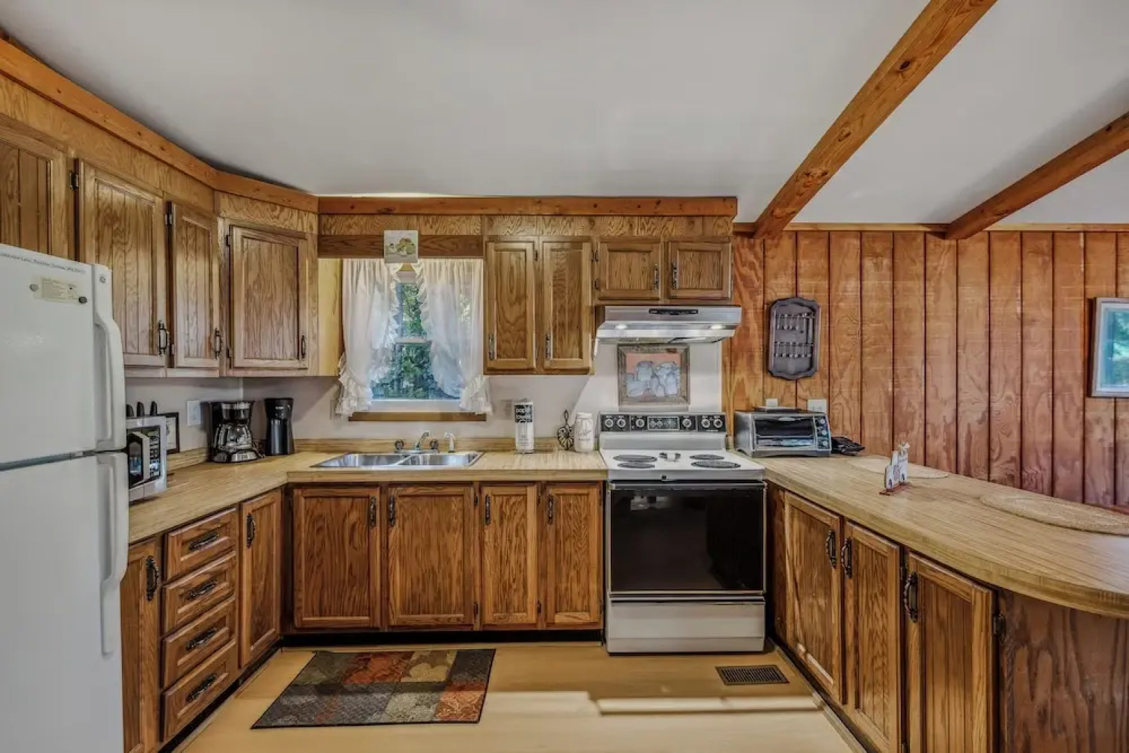 Mountain View Hideaway- A Fun Time Away!