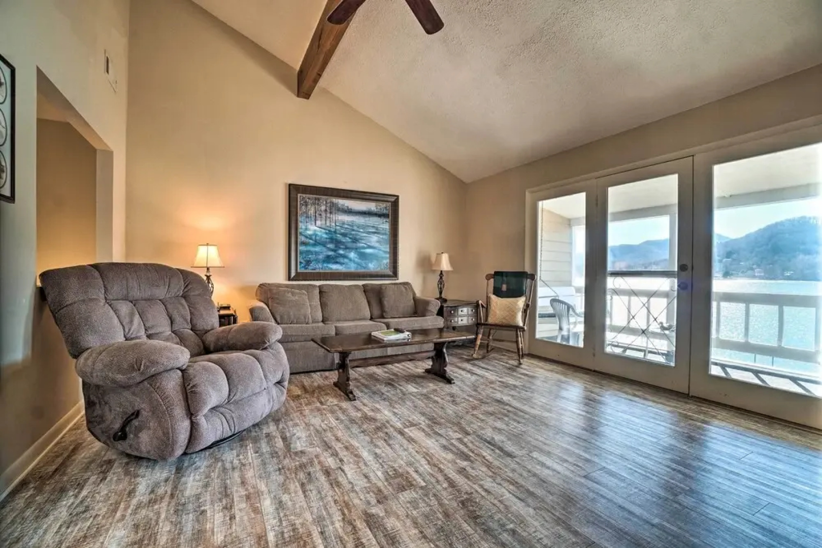 Townhome w/ Fire Pit & Boat Dock: Pets Welcome!