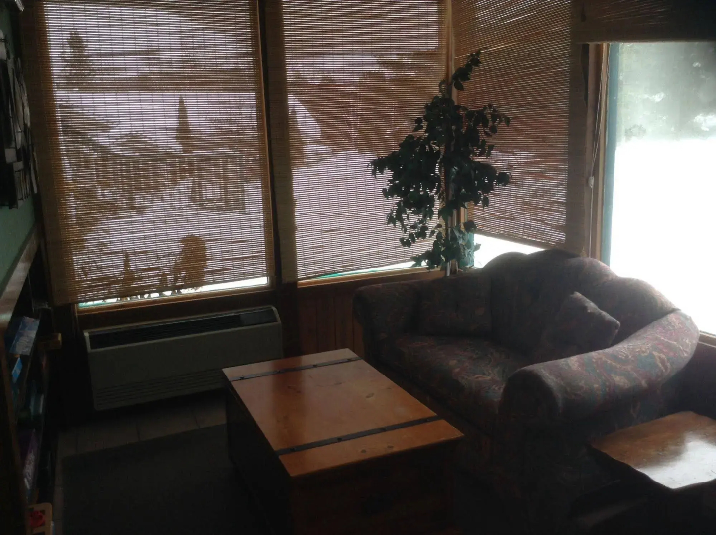 Algonquin Lakeside Inn
