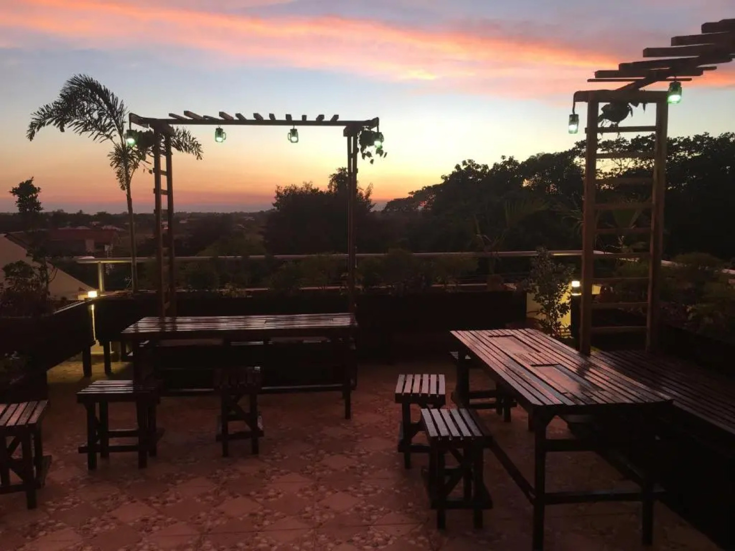 Beinte Singko de Marso Apartments