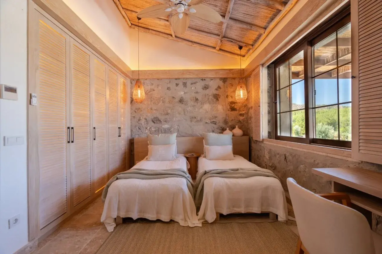 Izz Getaway – Adults Only