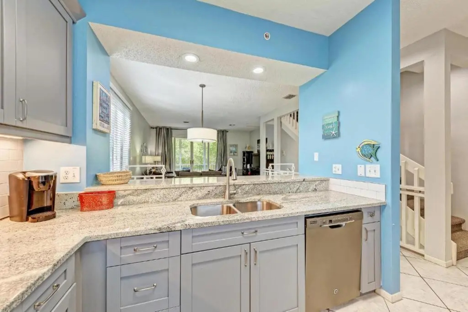 Longboat Key Cedars Beach House-pet Friendly-2 Minute To The Beach