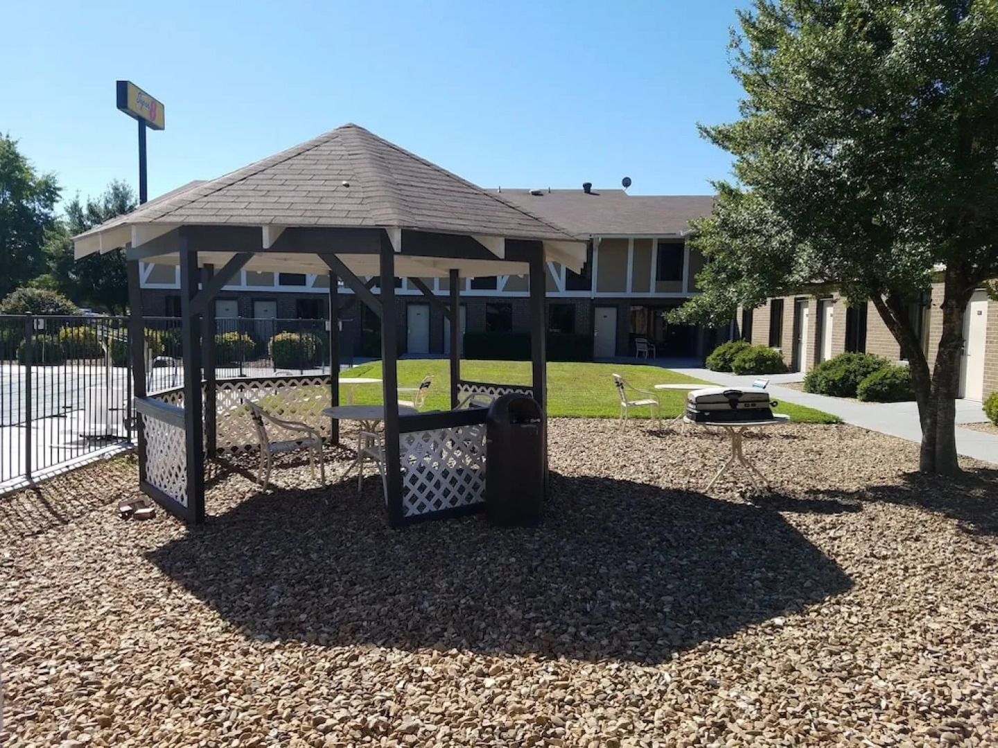 Travelodge Bentonville