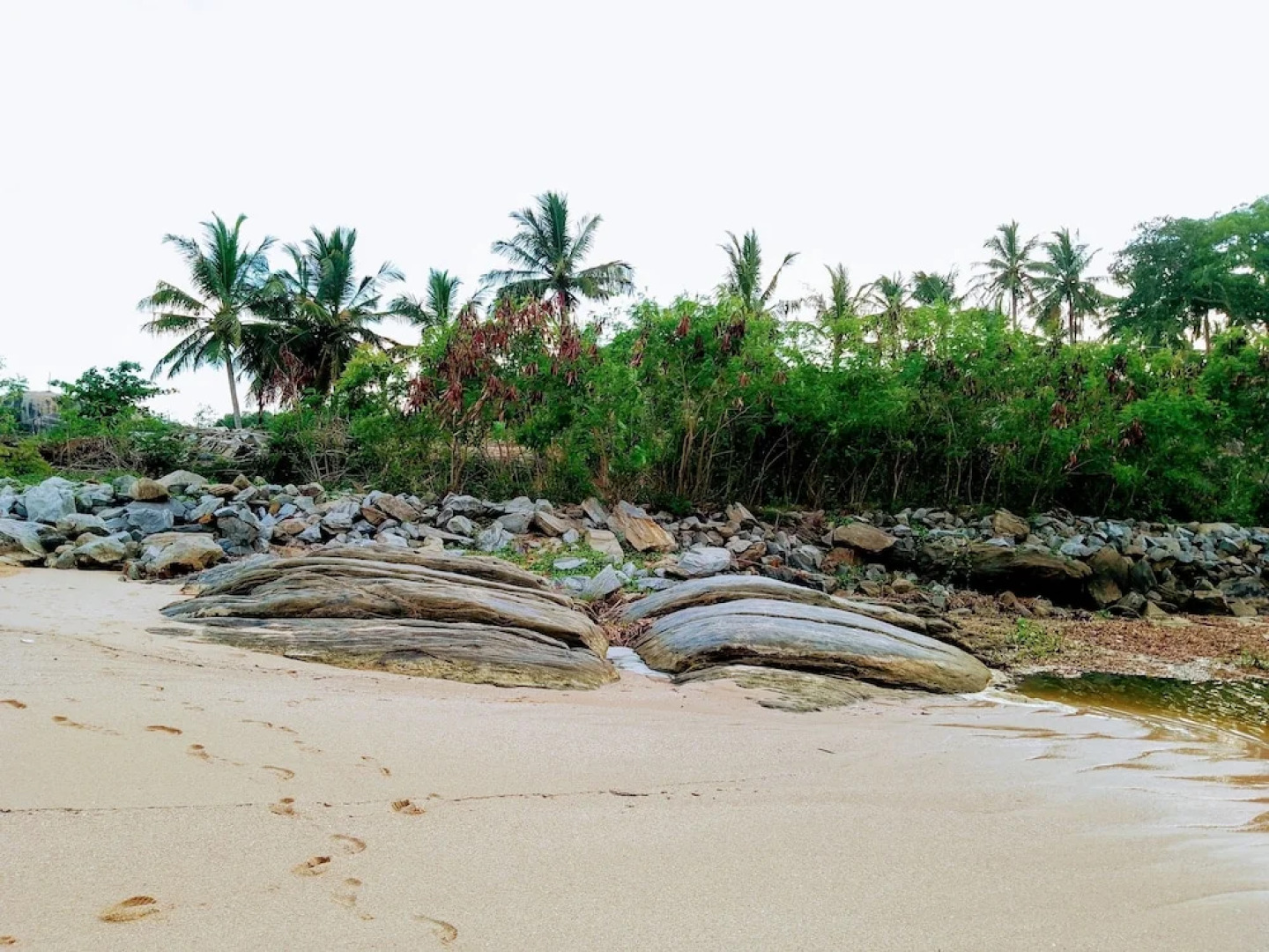 Kalimetiya Beach Cabana Near Beach 4 Minutes Walk