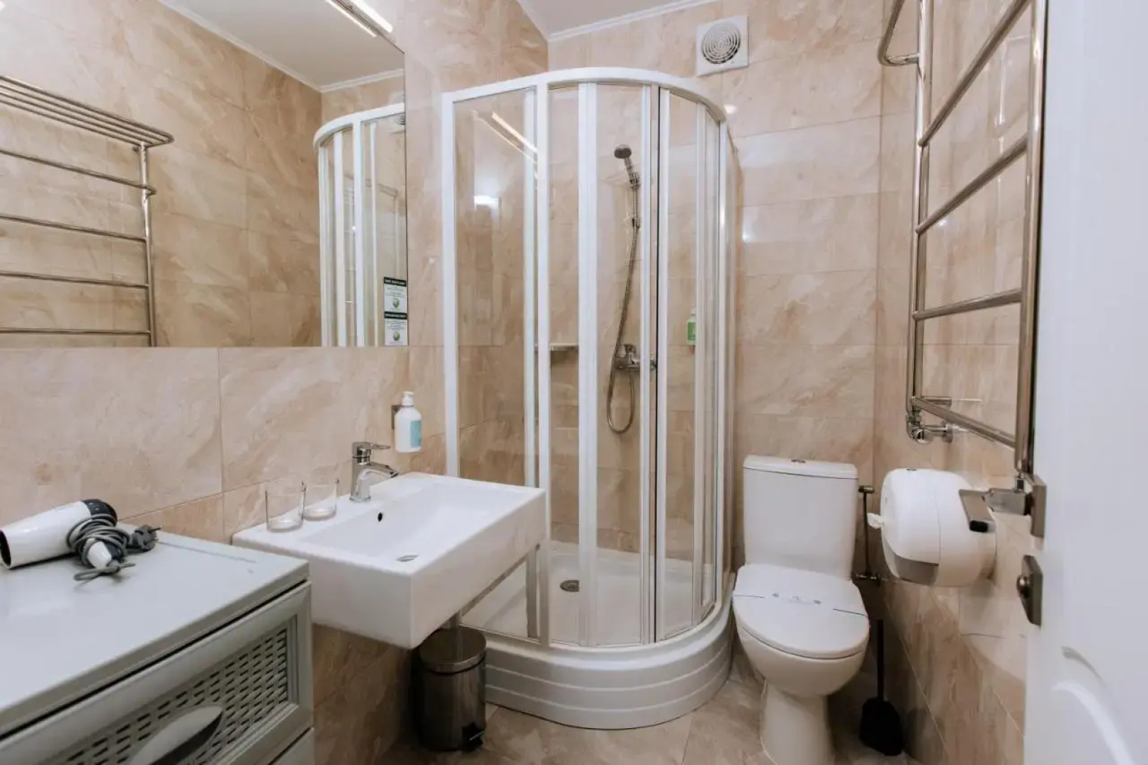 Stone City Apartment in Park Zone