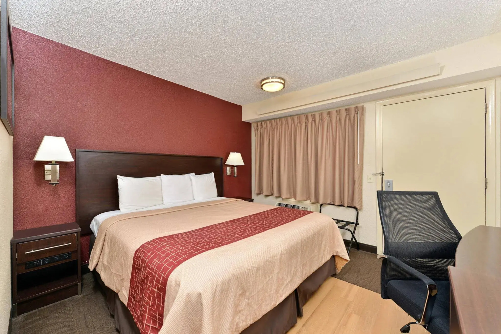 Red Roof Inn PLUS+ Secaucus - Meadowlands - NYC