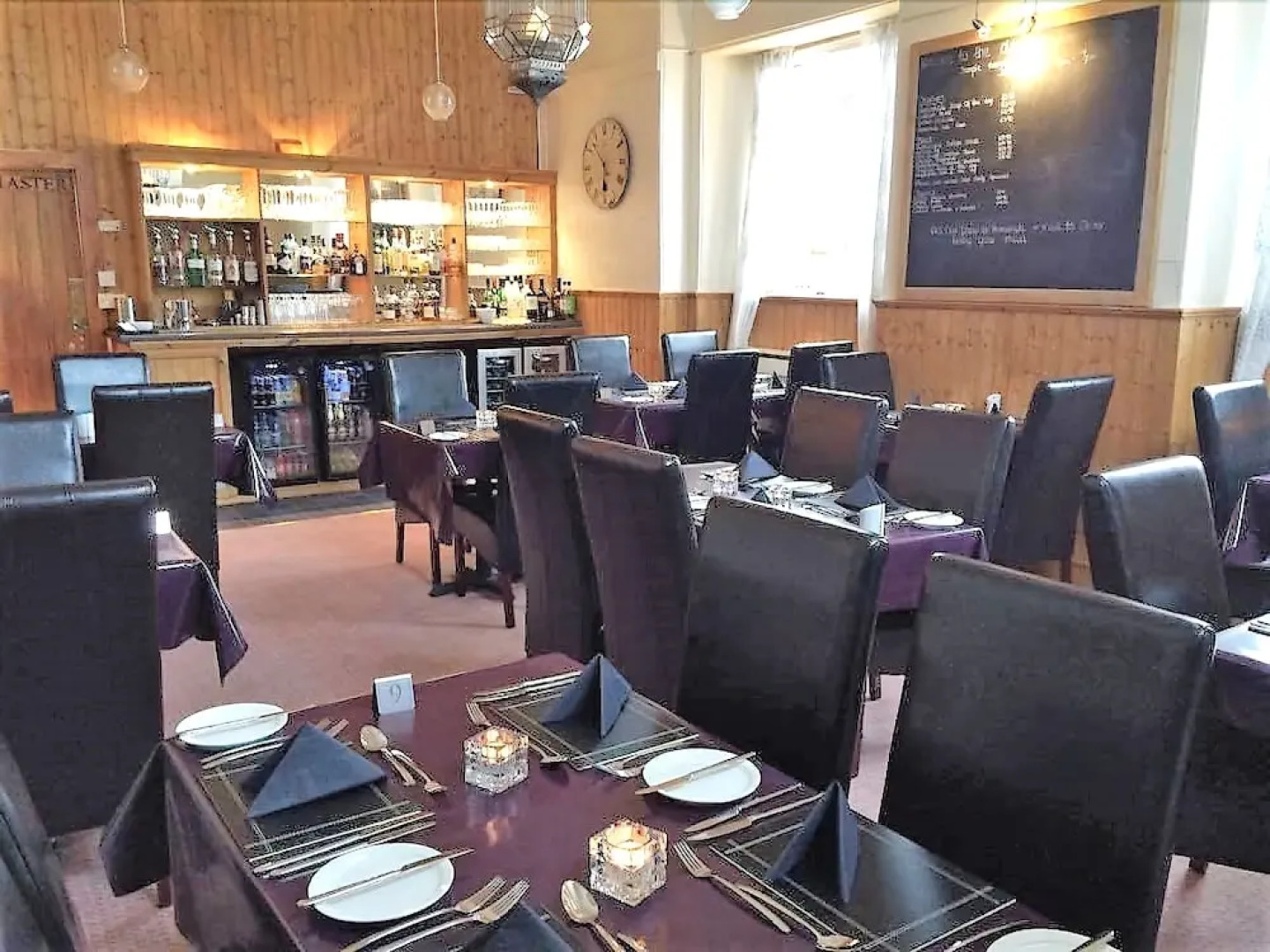 Old School Restaurant & Rooms