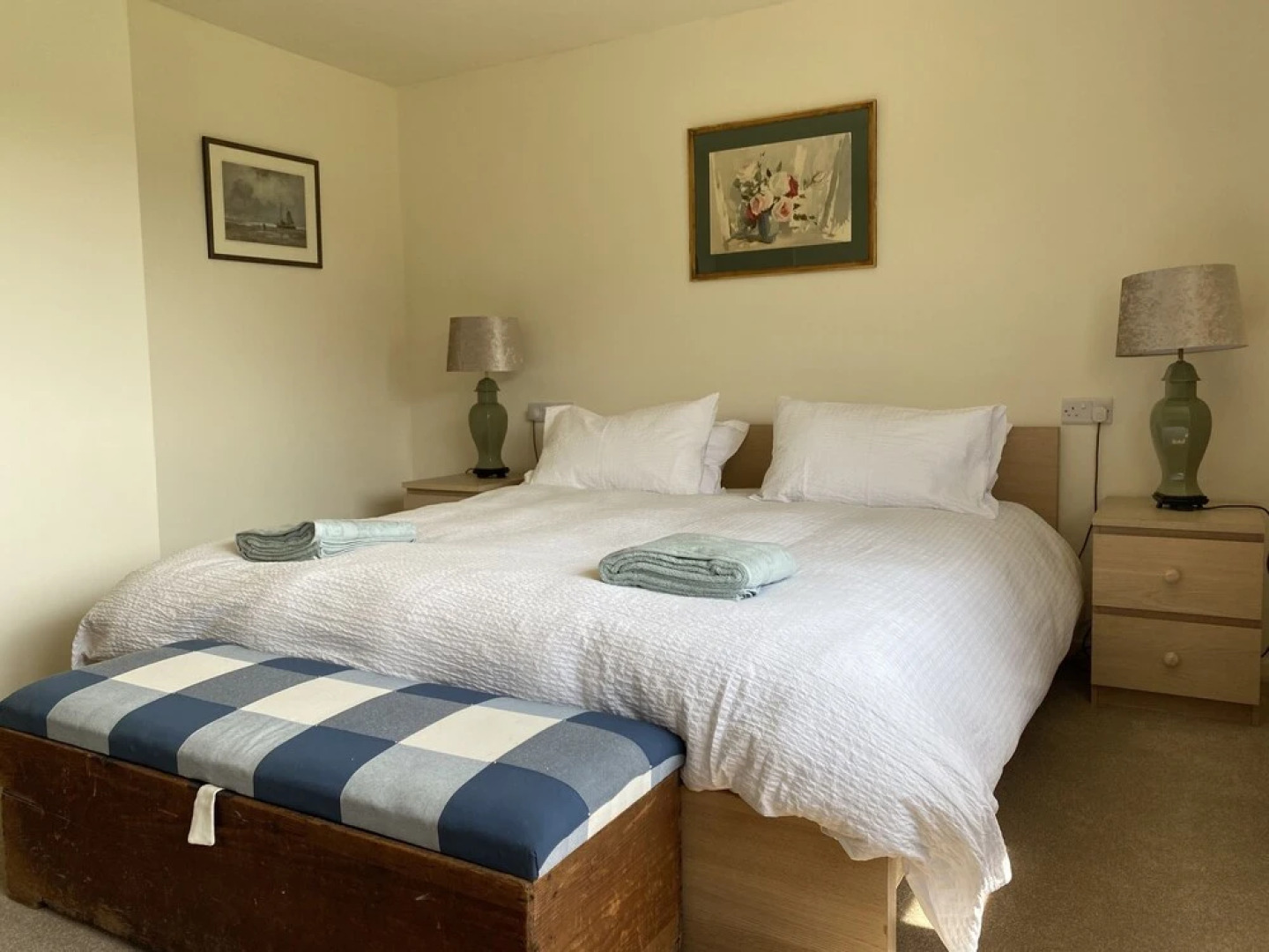 Massive Enclosed Garden & Stunning Views, St Asaph