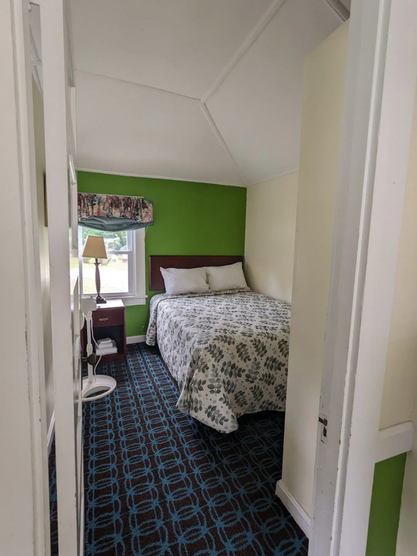 Perry's Motel and Cottages