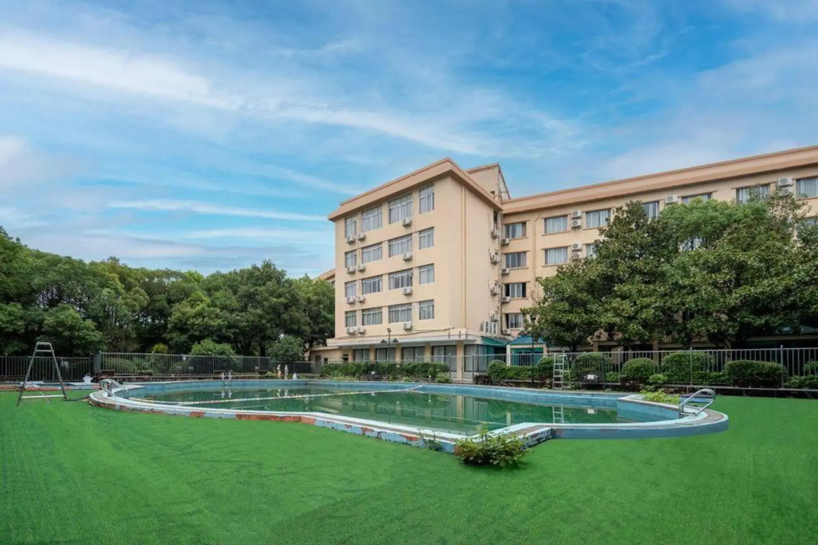 Liuzi Hotel