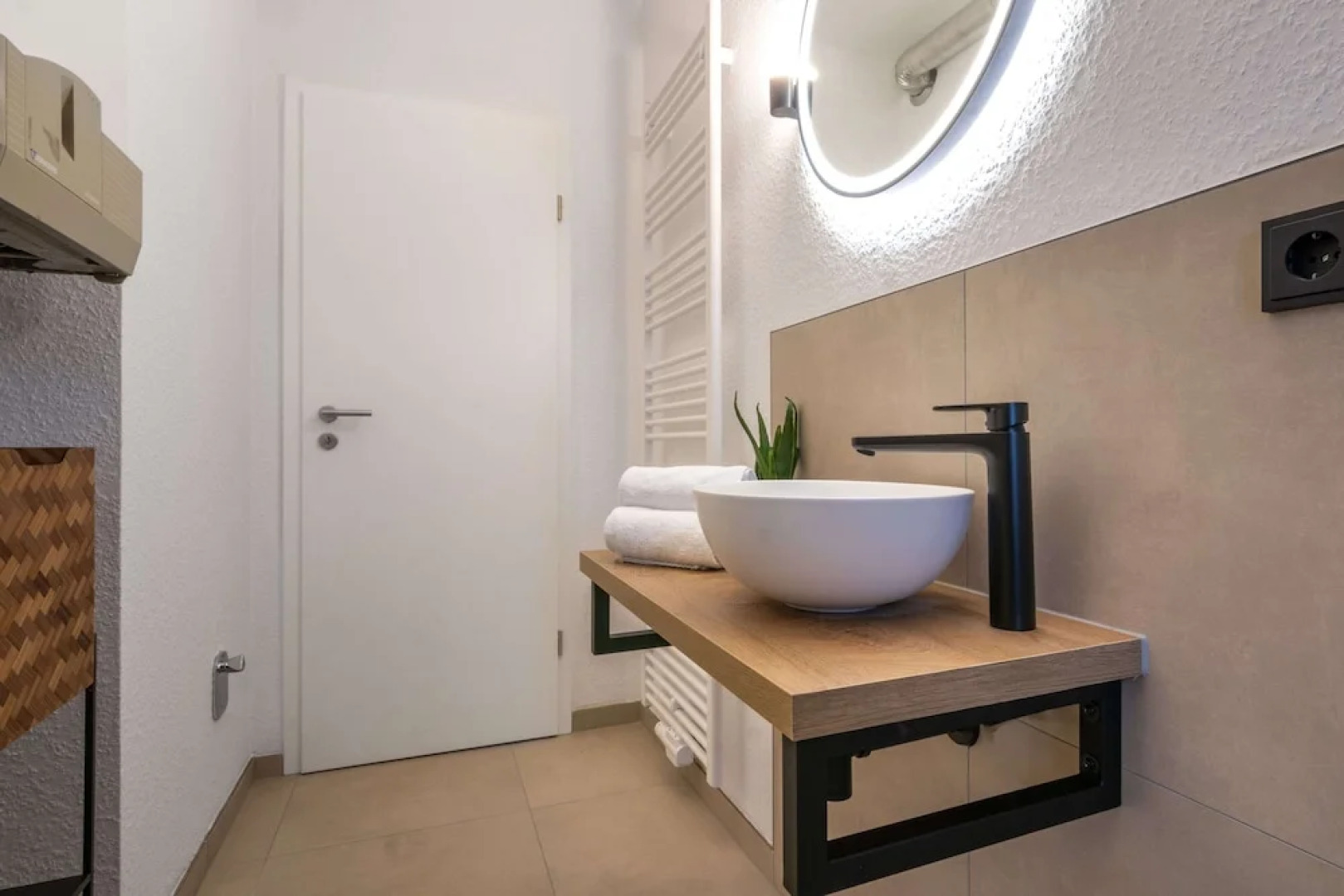 Spacious 3-rooms apartment in the center