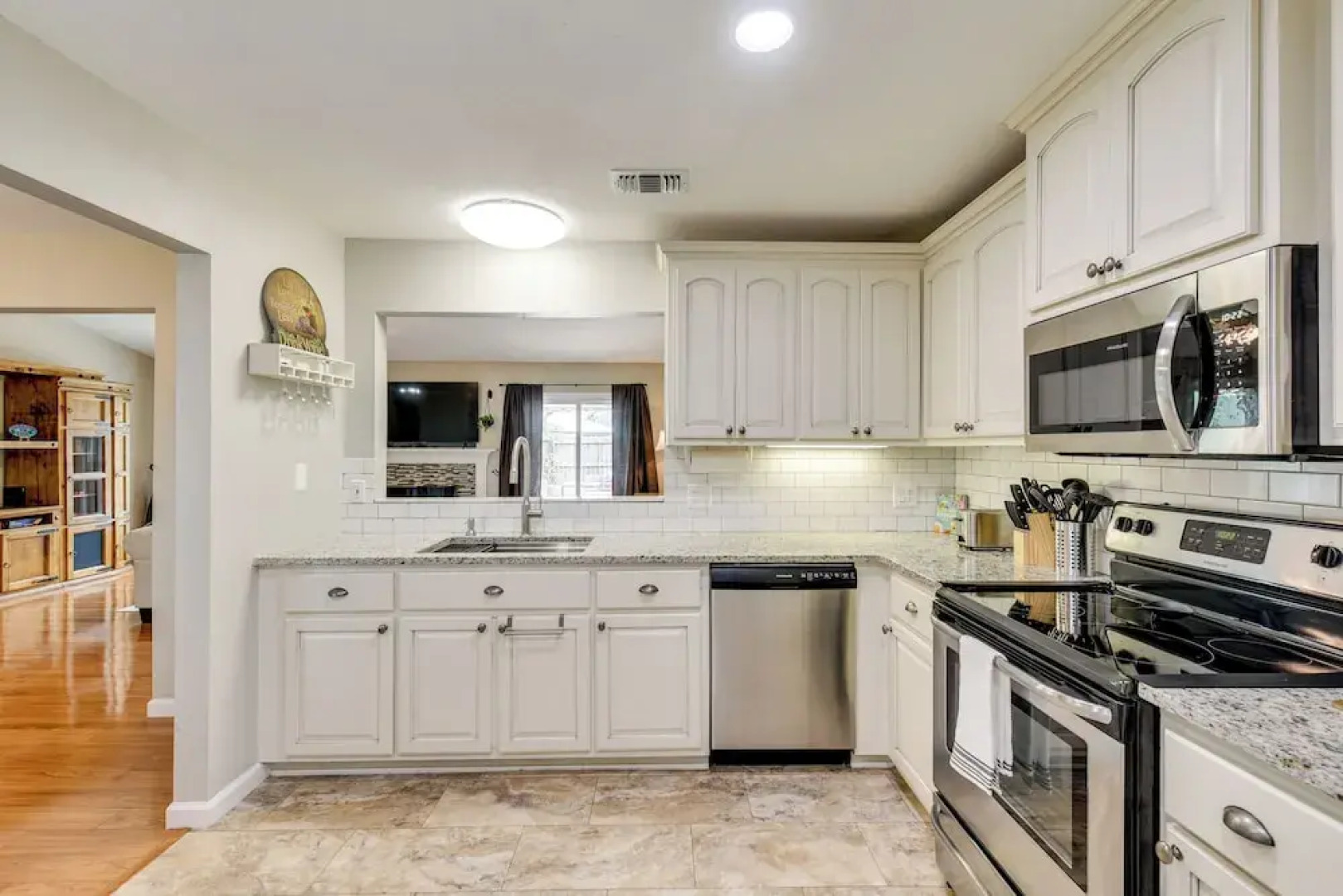 4 Mi to Downtown Panama City: Home w/ Patio!