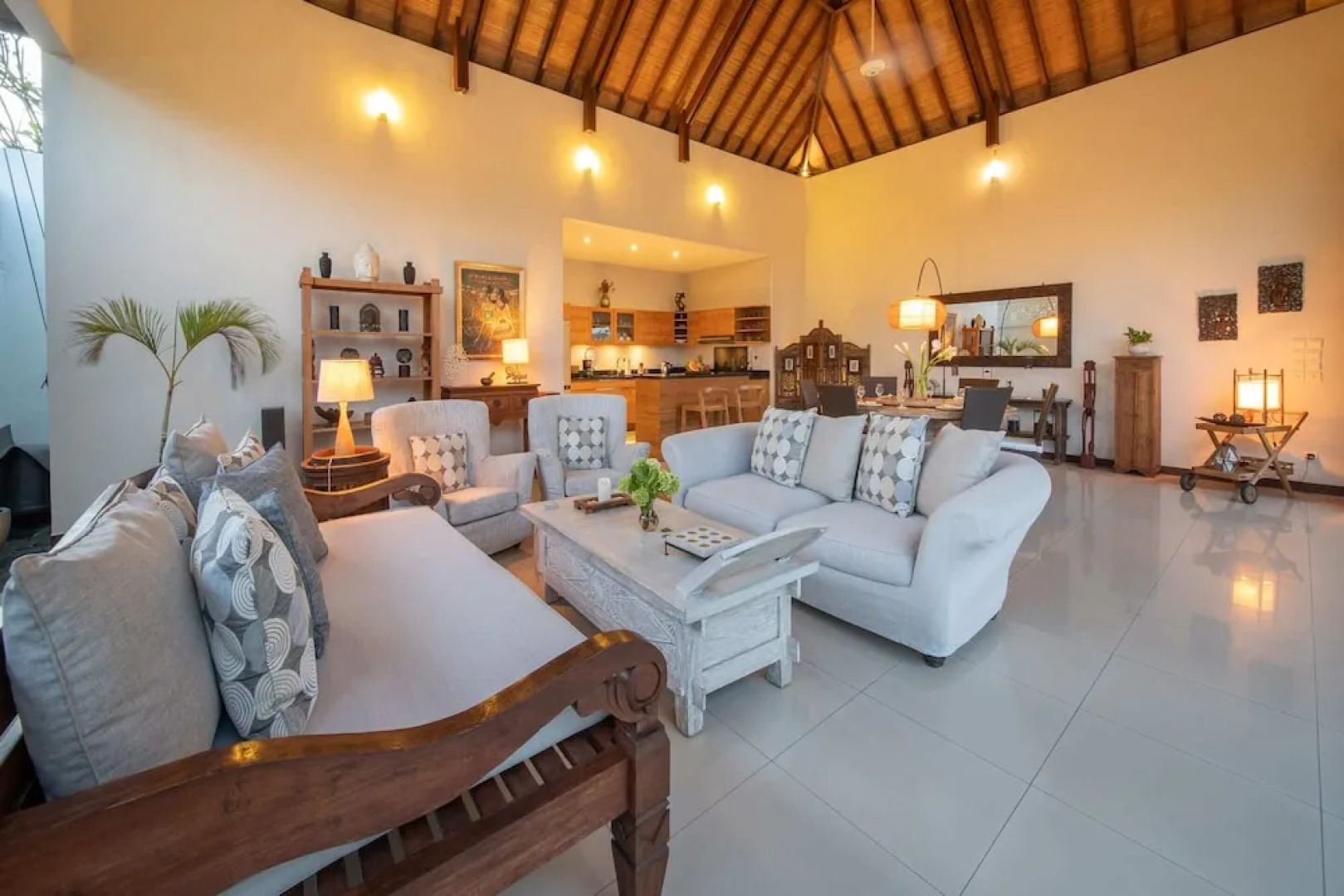 Peaceful Private Villa, 3 BR, Canggu With Staff
