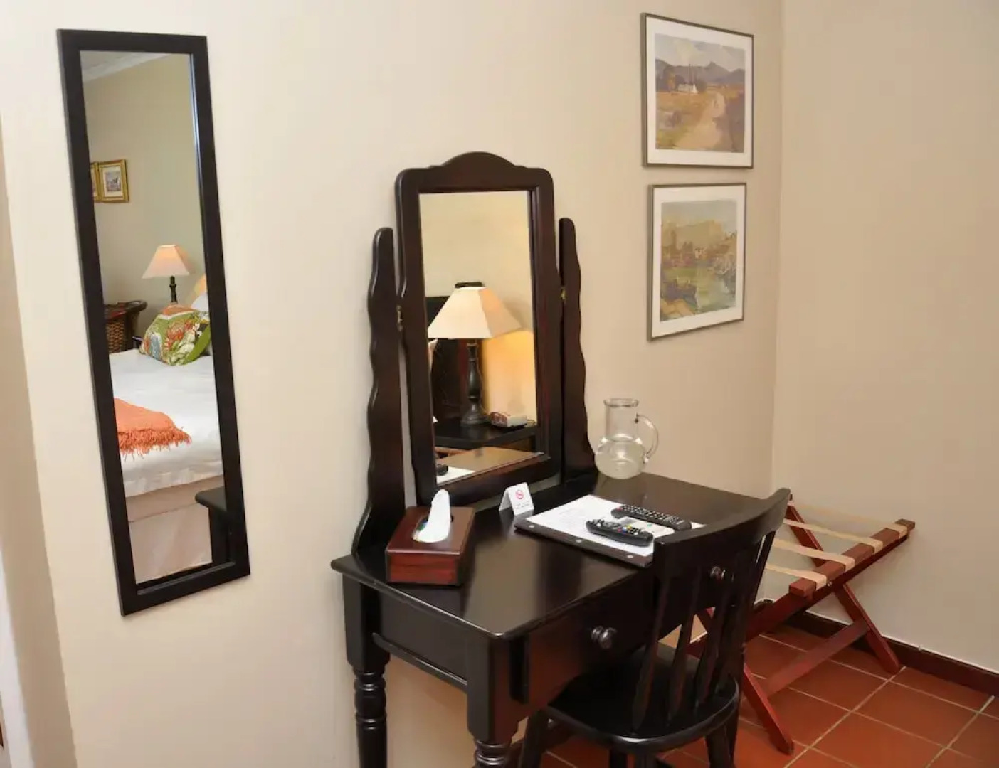 Birds of paradise B&B