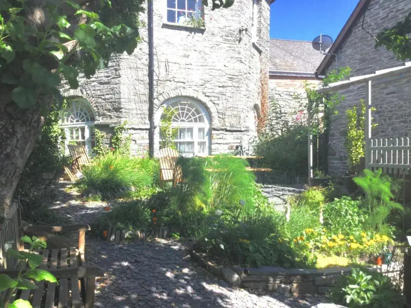 The Art Room Apartment